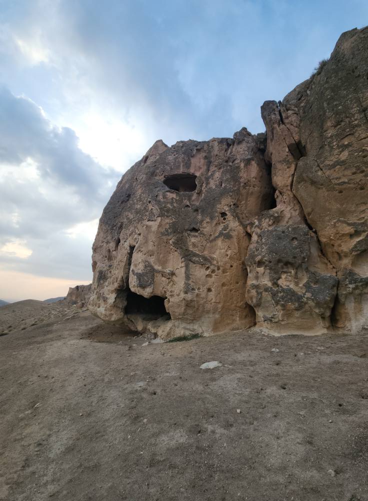 Aksaray’da Tarihi Kale Ve Mağaralar Ziyaretçileri Büyülüyor8