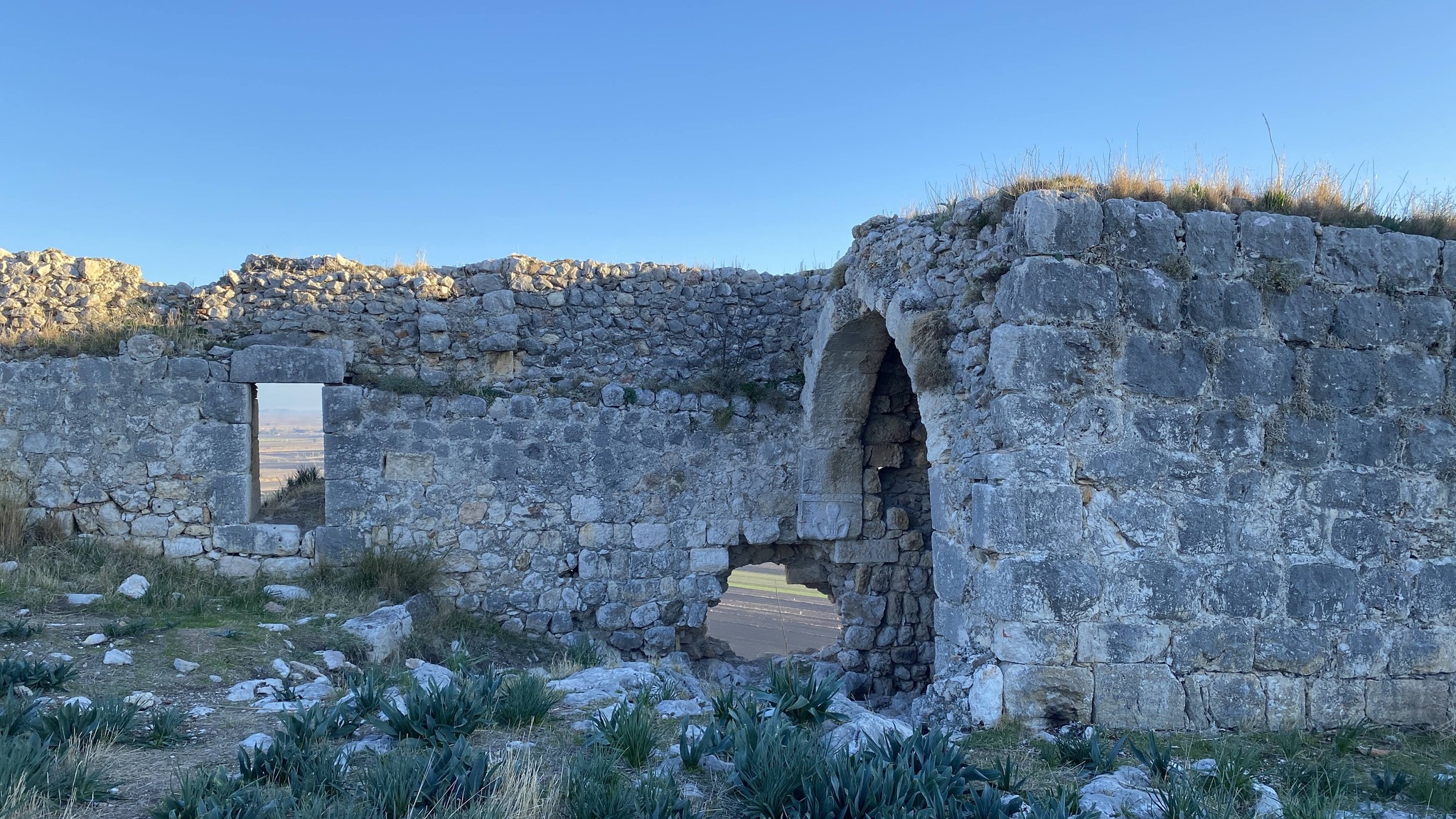 Anavarza Kalesi Çukurova’nın Tarih Hazinesi Ziyaretçilerini Bekliyor (4)