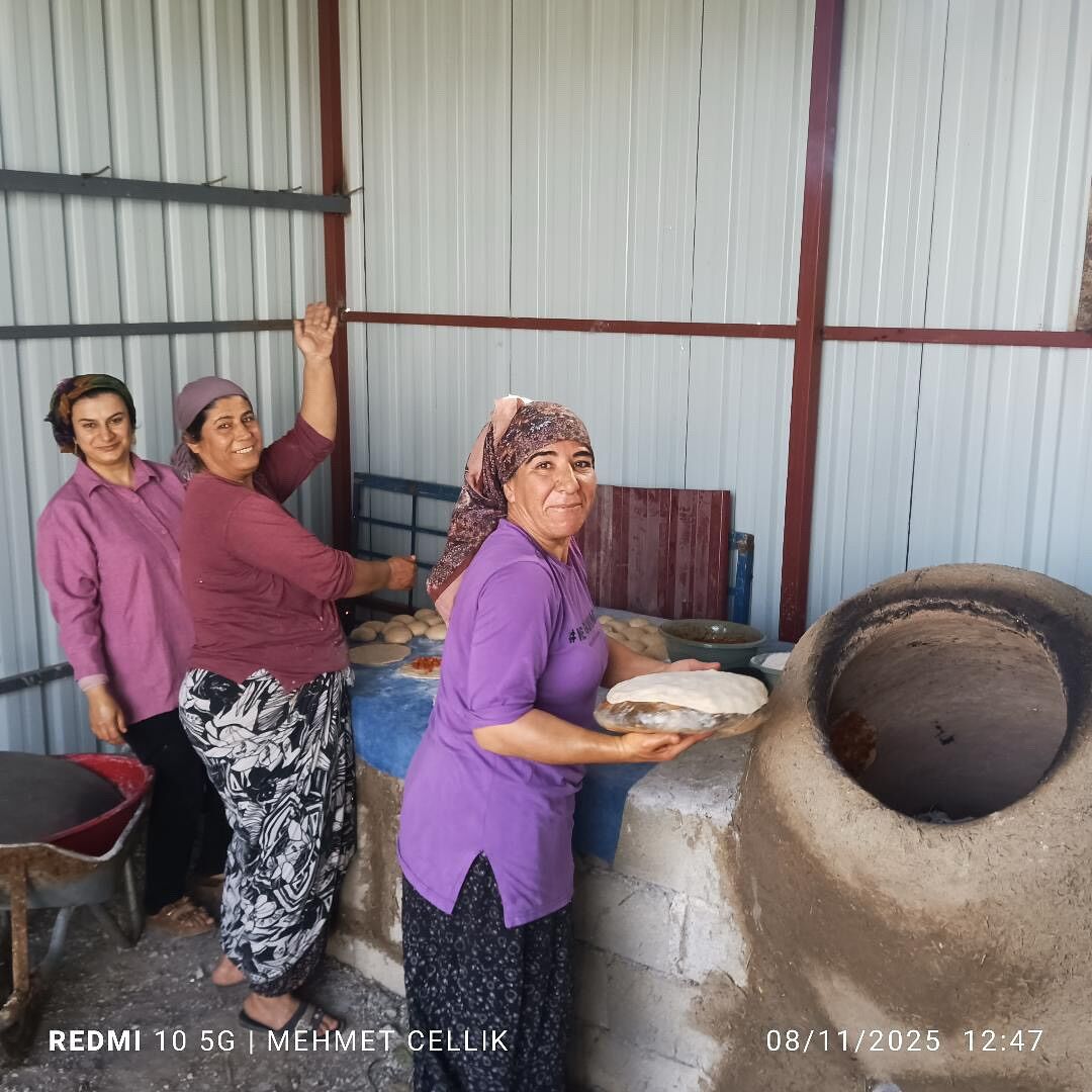 Antakya Madenboyu’nda Biberli Ekmek Geleneği Devam Ediyor1