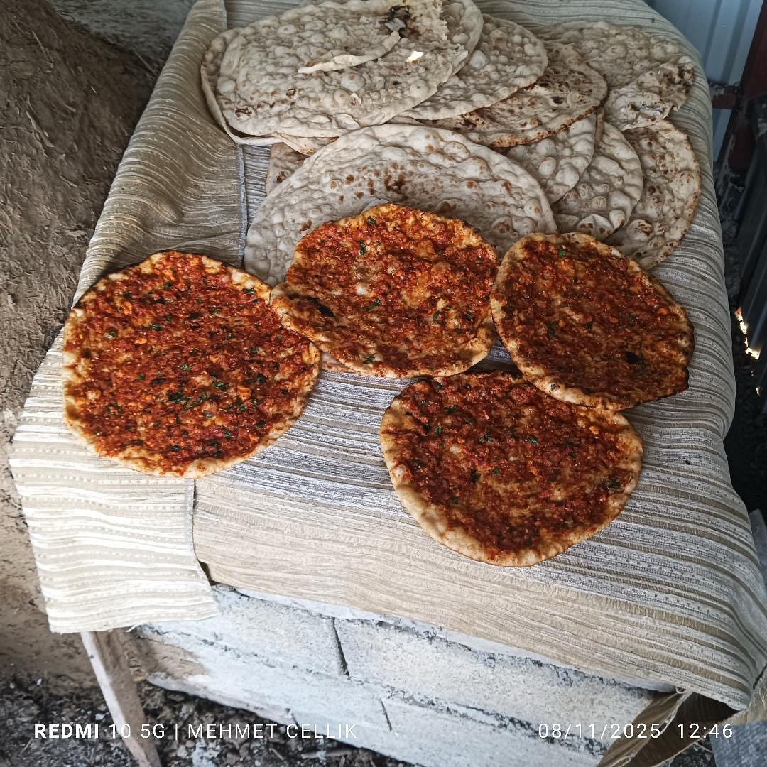 Antakya Madenboyu’nda Biberli Ekmek Geleneği Devam Ediyor2