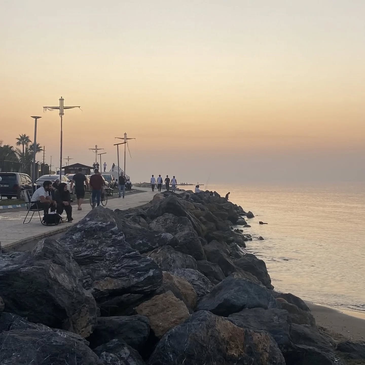 Arsuz Karaağaç Sahilinde Gün Batımı Büyülüyor11