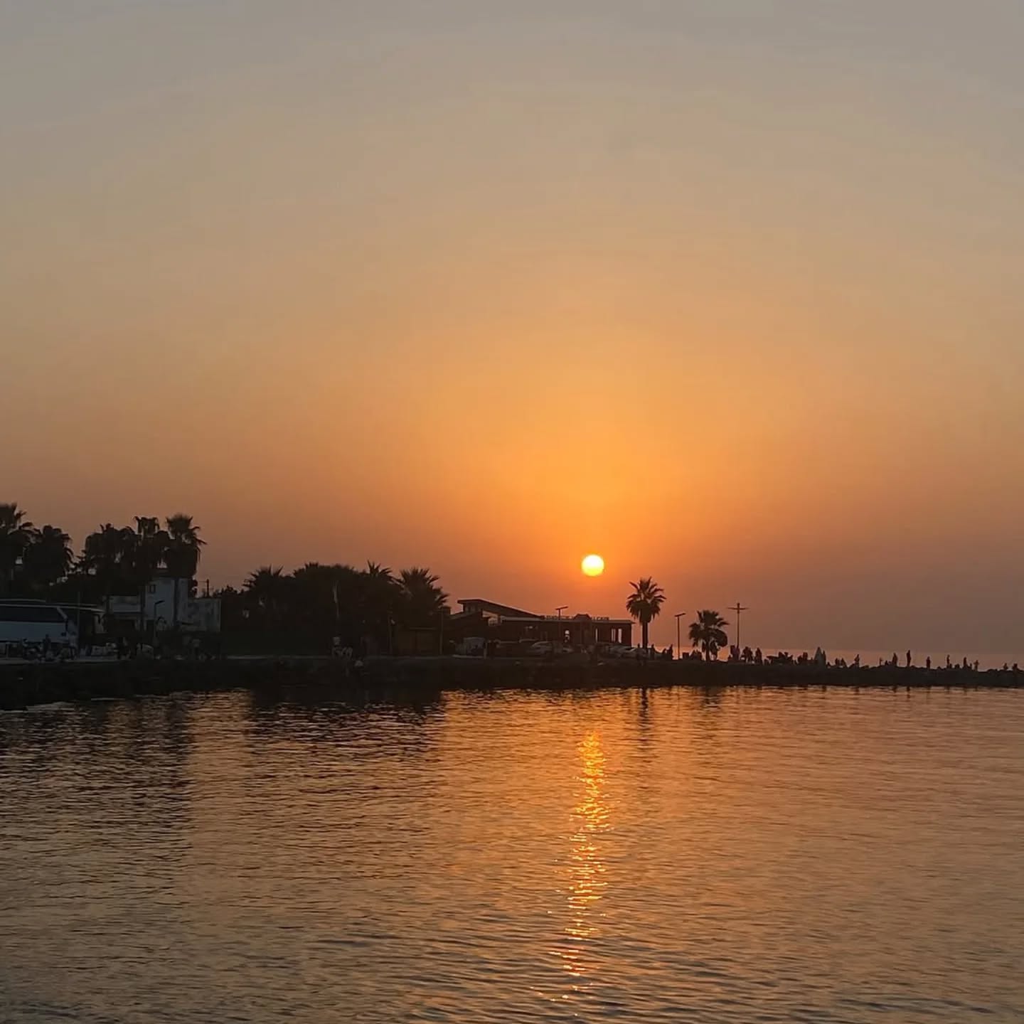 Arsuz Karaağaç Sahilinde Gün Batımı Büyülüyor3