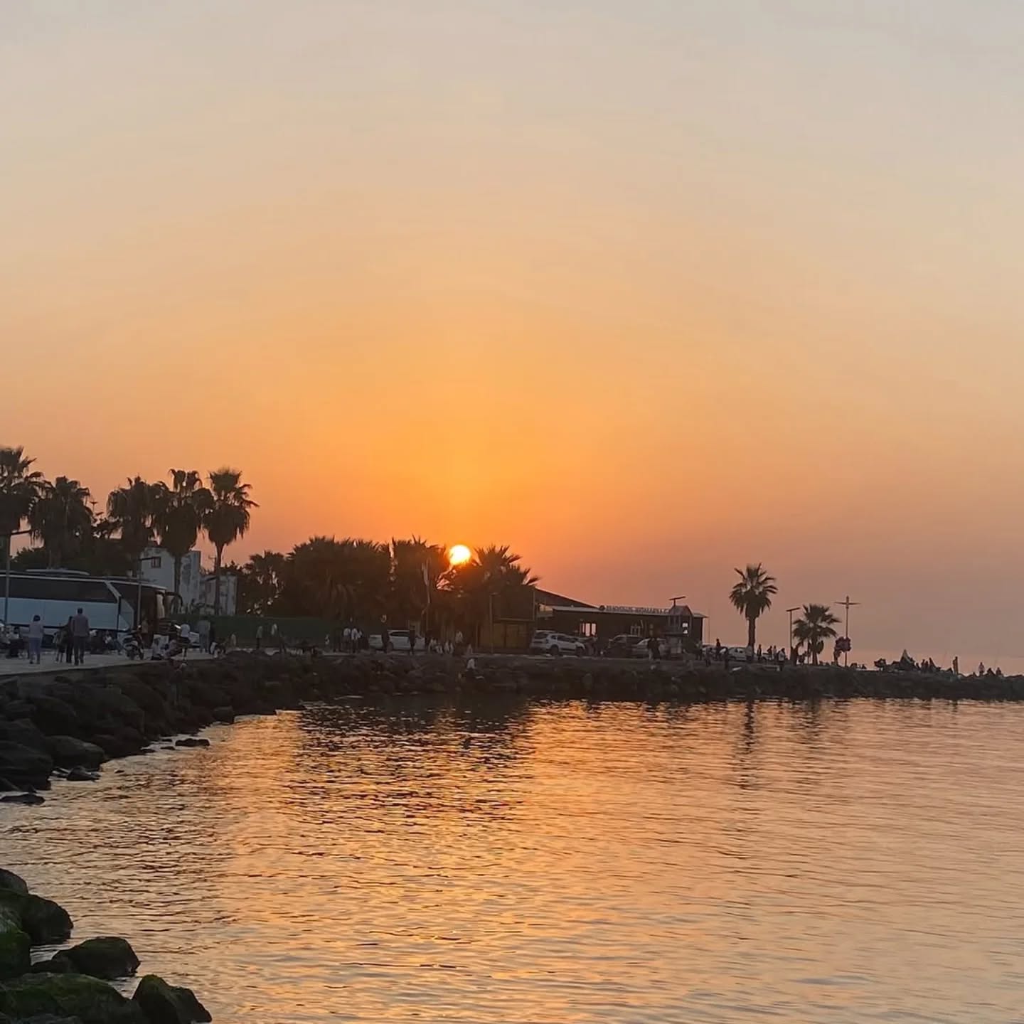 Arsuz Karaağaç Sahilinde Gün Batımı Büyülüyor4