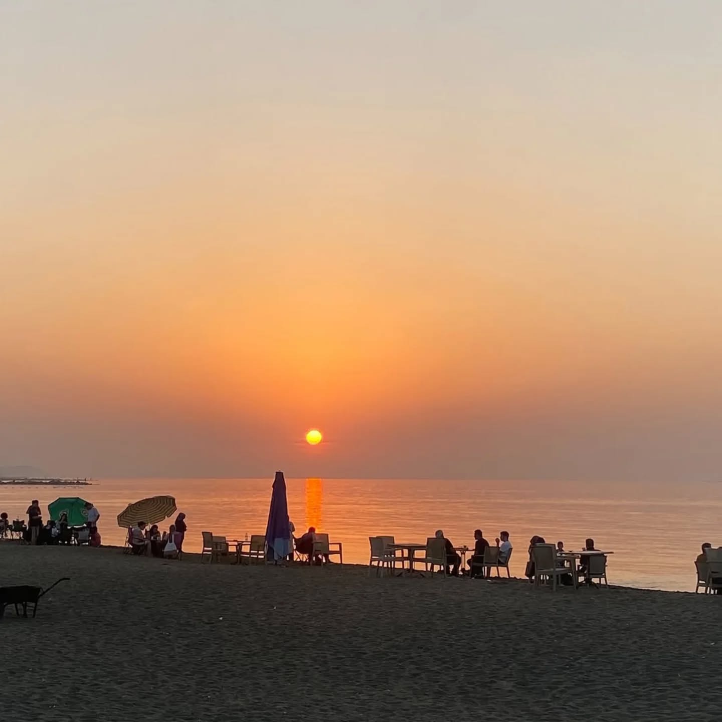 Arsuz Karaağaç Sahilinde Gün Batımı Büyülüyor9