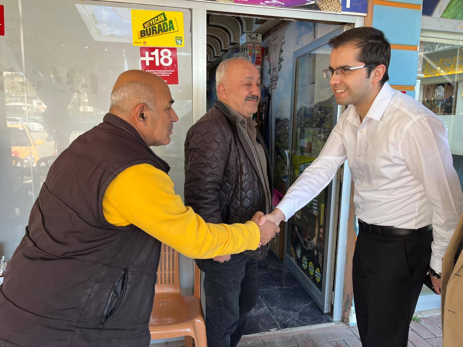 Bahçe Kaymakamı Yunus Emre Şahin Esnaf Ve Vatandaşlarla3