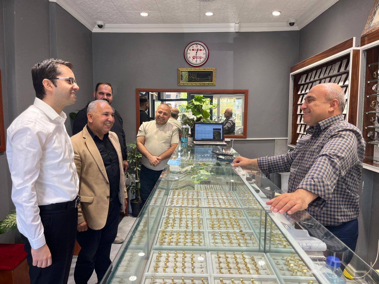 Bahçe Kaymakamı Yunus Emre Şahin Esnaf Ve Vatandaşlarla8