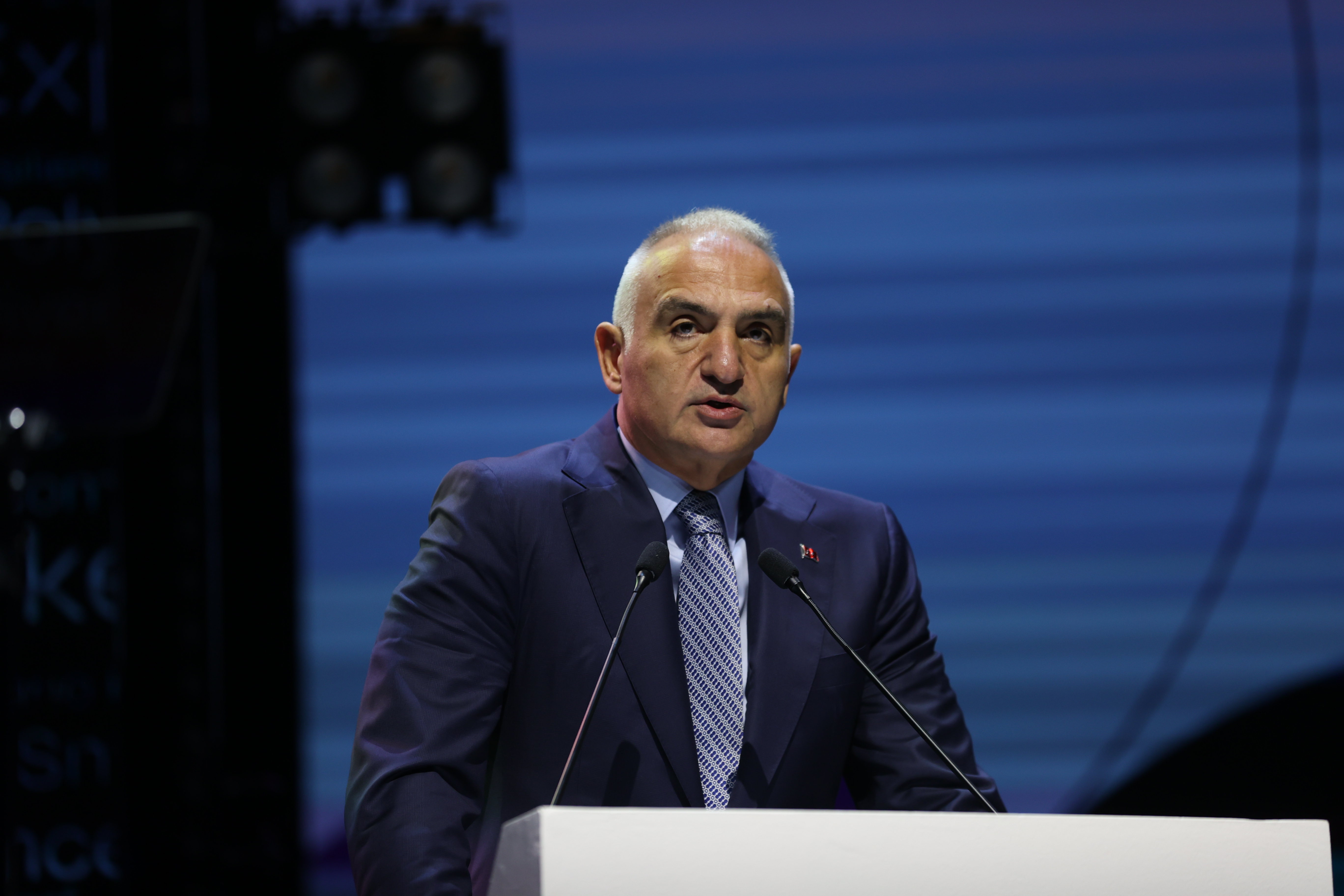 Bakan Ersoy, Antalya'da '15. Uluslararası Resort Turizm Kongresi'nde Konuştu: