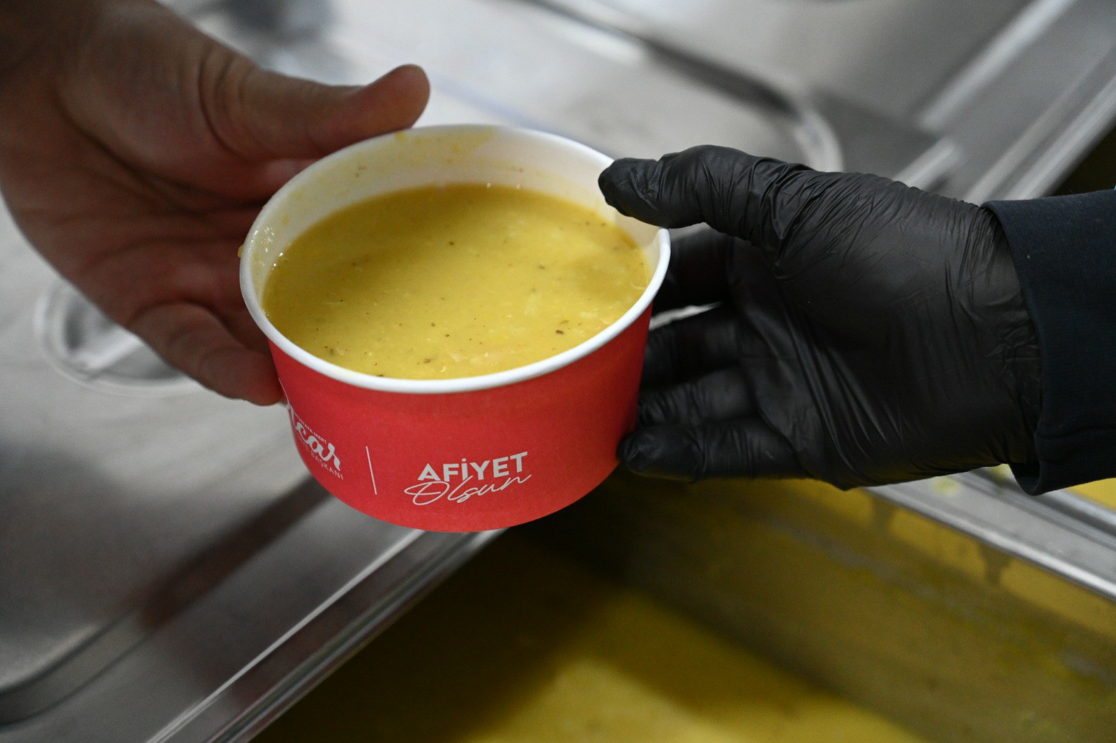 Başkan Olcar’dan Dayanışma Hamlesi Ücretsiz Çorba (3)