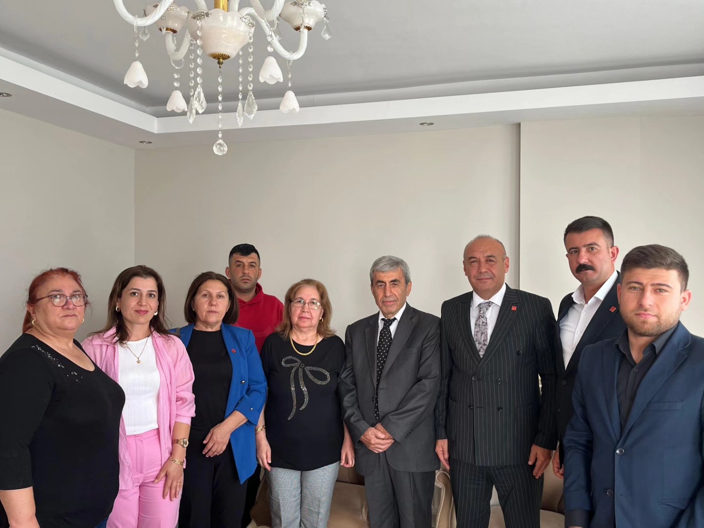 Chp Kadirli İlçe Başkanı Enver Eker’den Öğretmen Ziyareti (1)