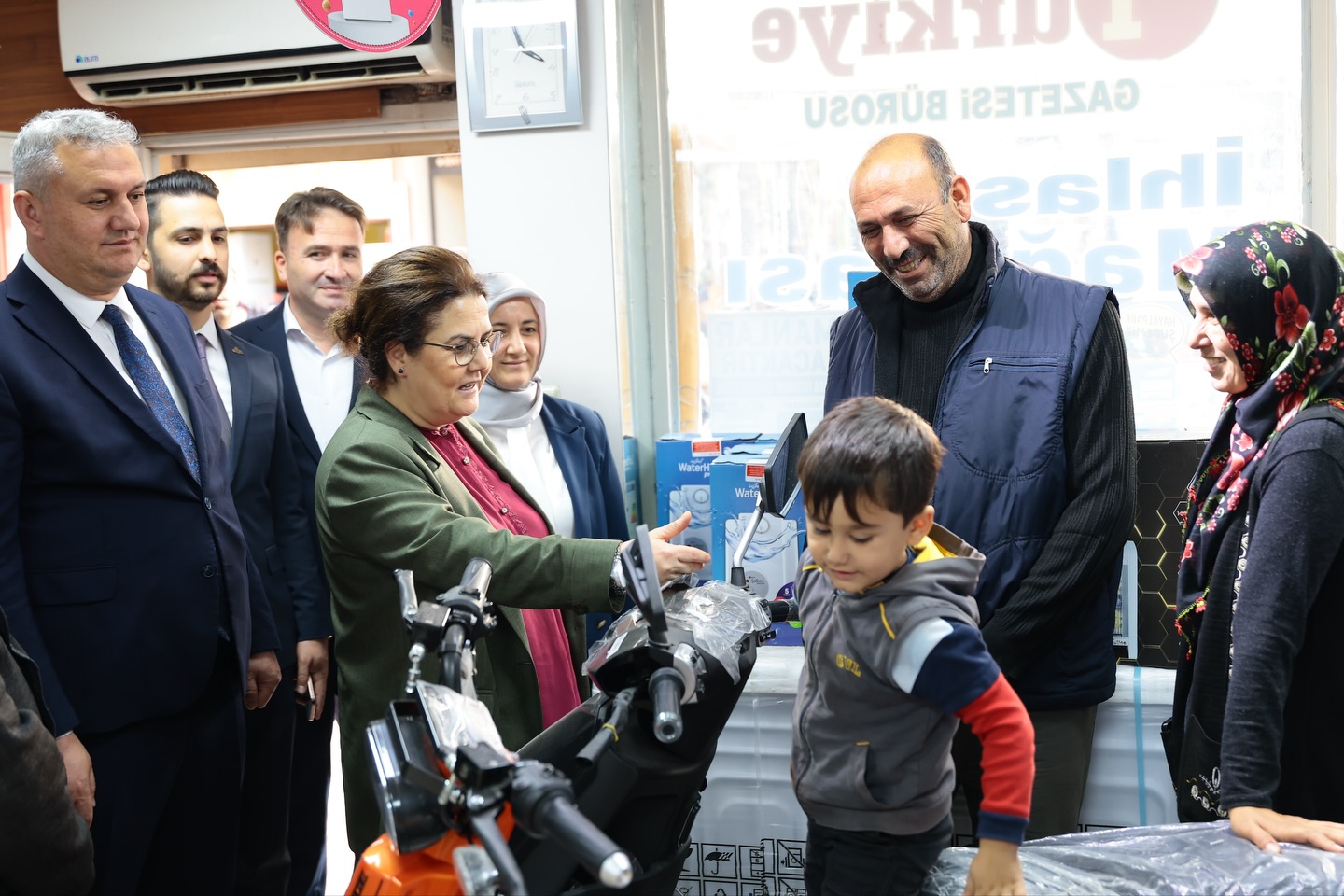 Derya Yanık Ve Ak Parti Heyeti Düziçi’nde Ziyaretlerde Bulundu (13)