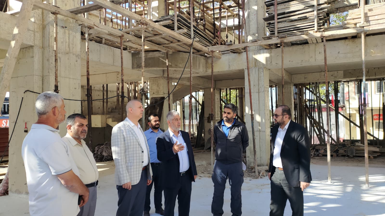 Dr. Ahat Taşcı, Düziçi’ndeki Cami İnşaatlarını Yerinde İnceledi (2)