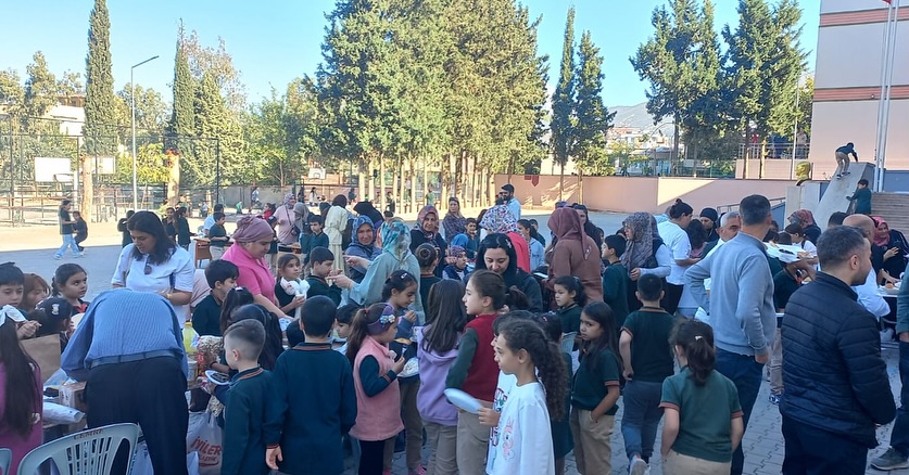 Düziçi Şehit Serkan Deprem İlkokulu’ndan Gazze Kermesi2