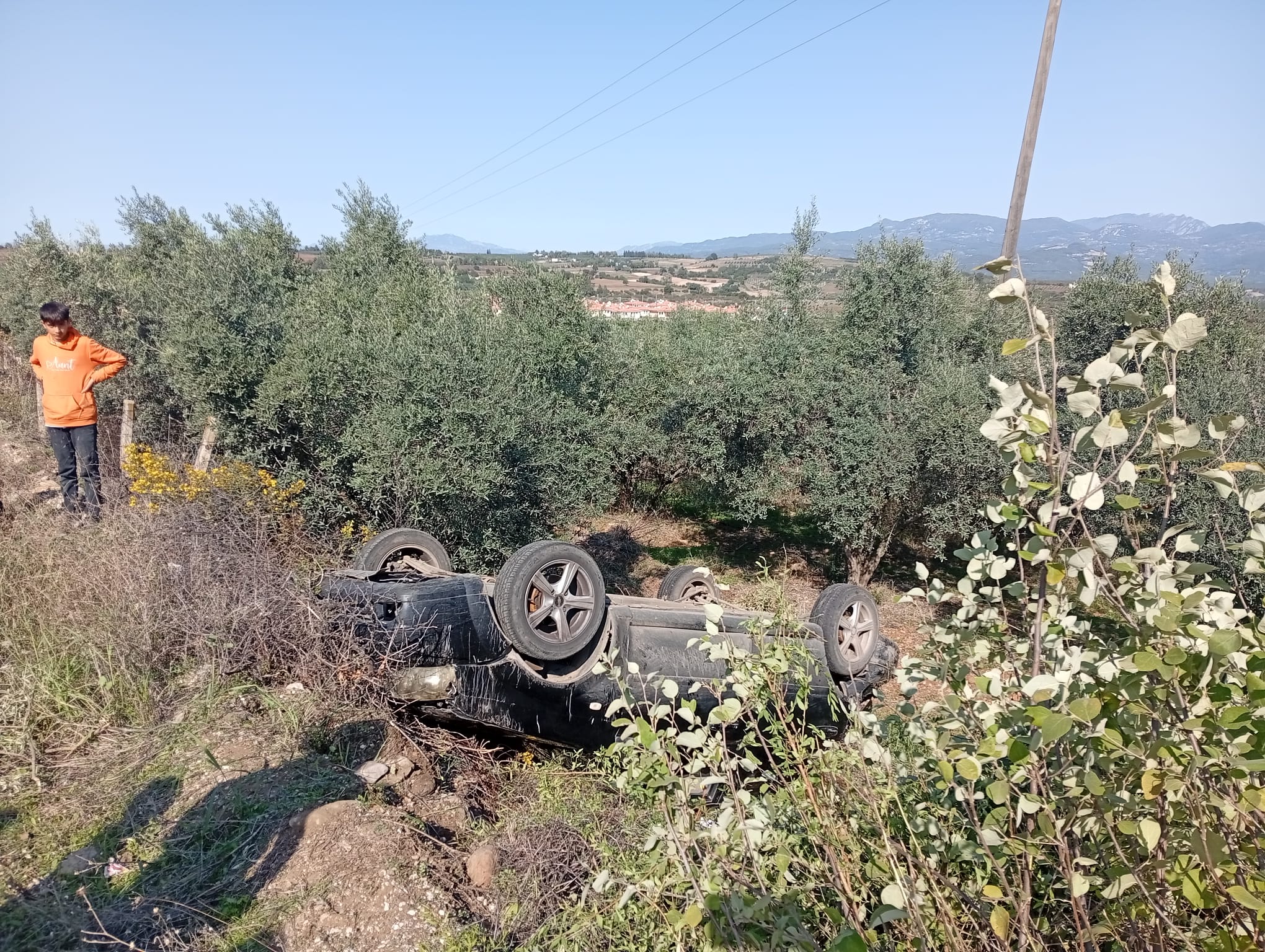 Düziçi’nde Kadın Sürücü Kaza Yaptı İtfaiye Kurtardı (4)