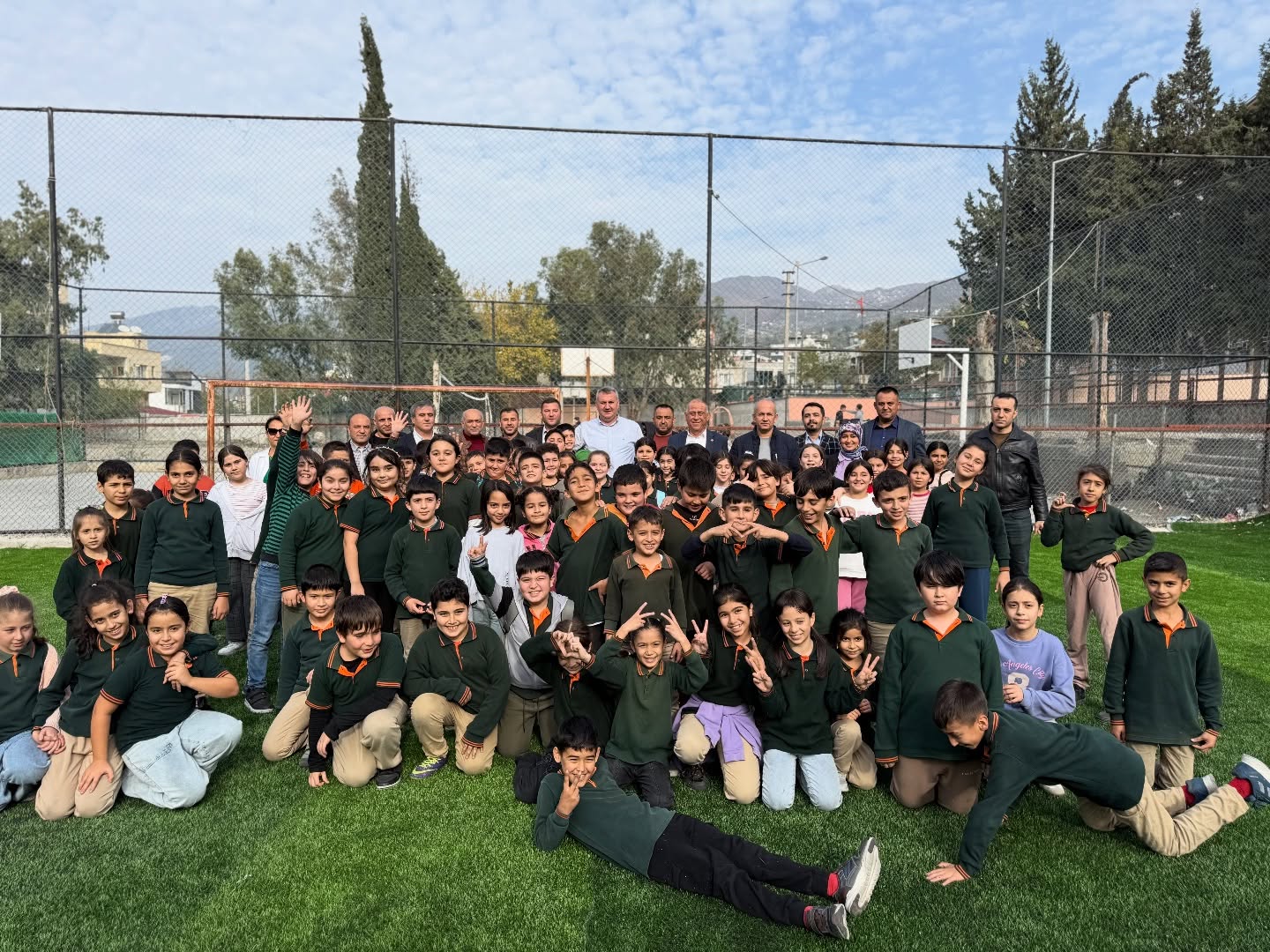 Düziçi’nde Okul Sahası Modern Spor Alanına Dönüştürülüyor2