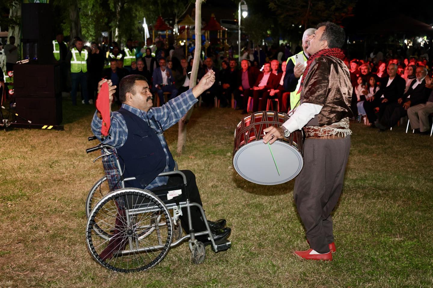 Ellek’te Zeytin Festivali Sıra Gecesi Coşkusu Yaşandı (2)