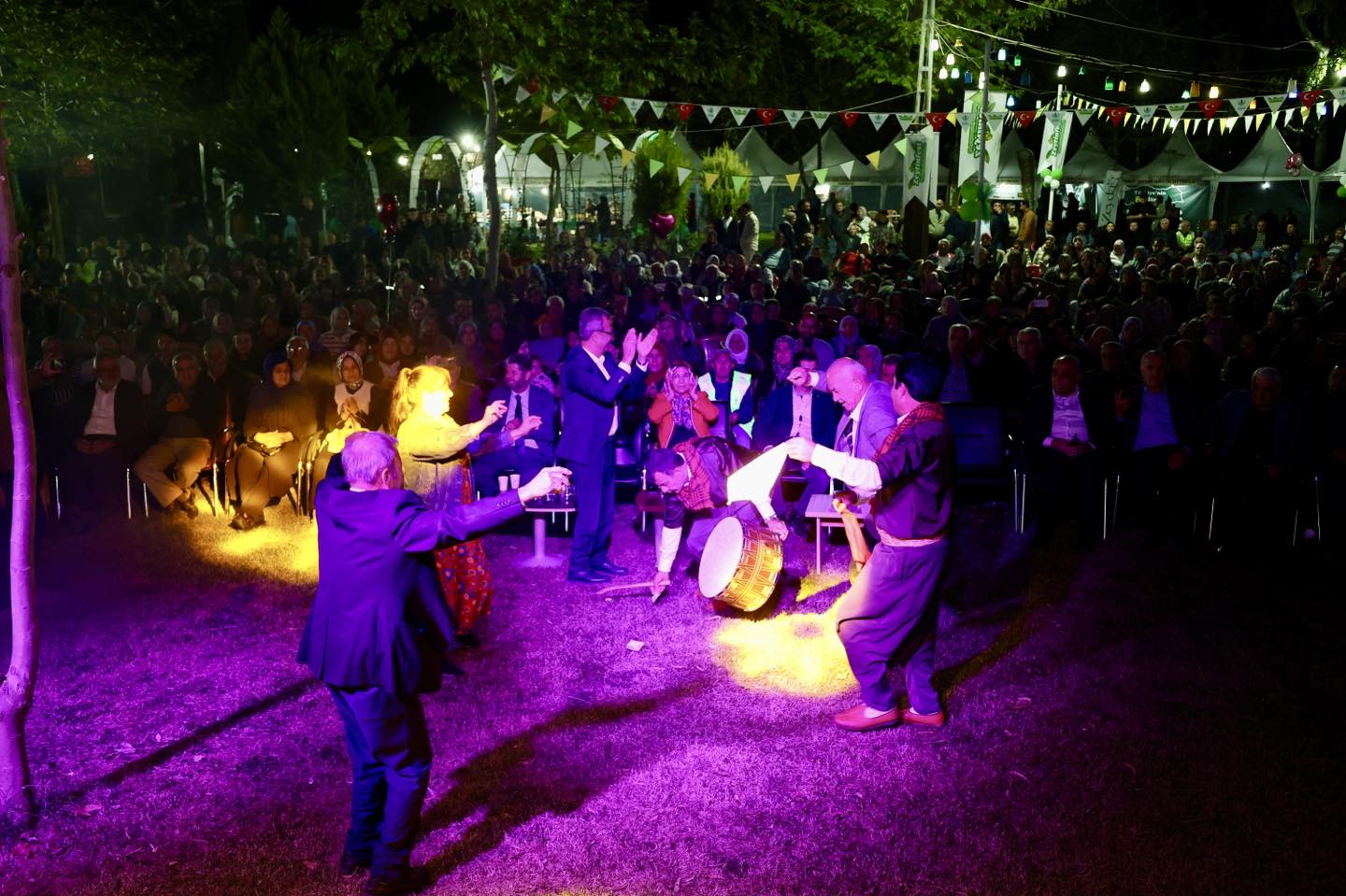 Ellek’te Zeytin Festivali Sıra Gecesi Coşkusu Yaşandı (3)