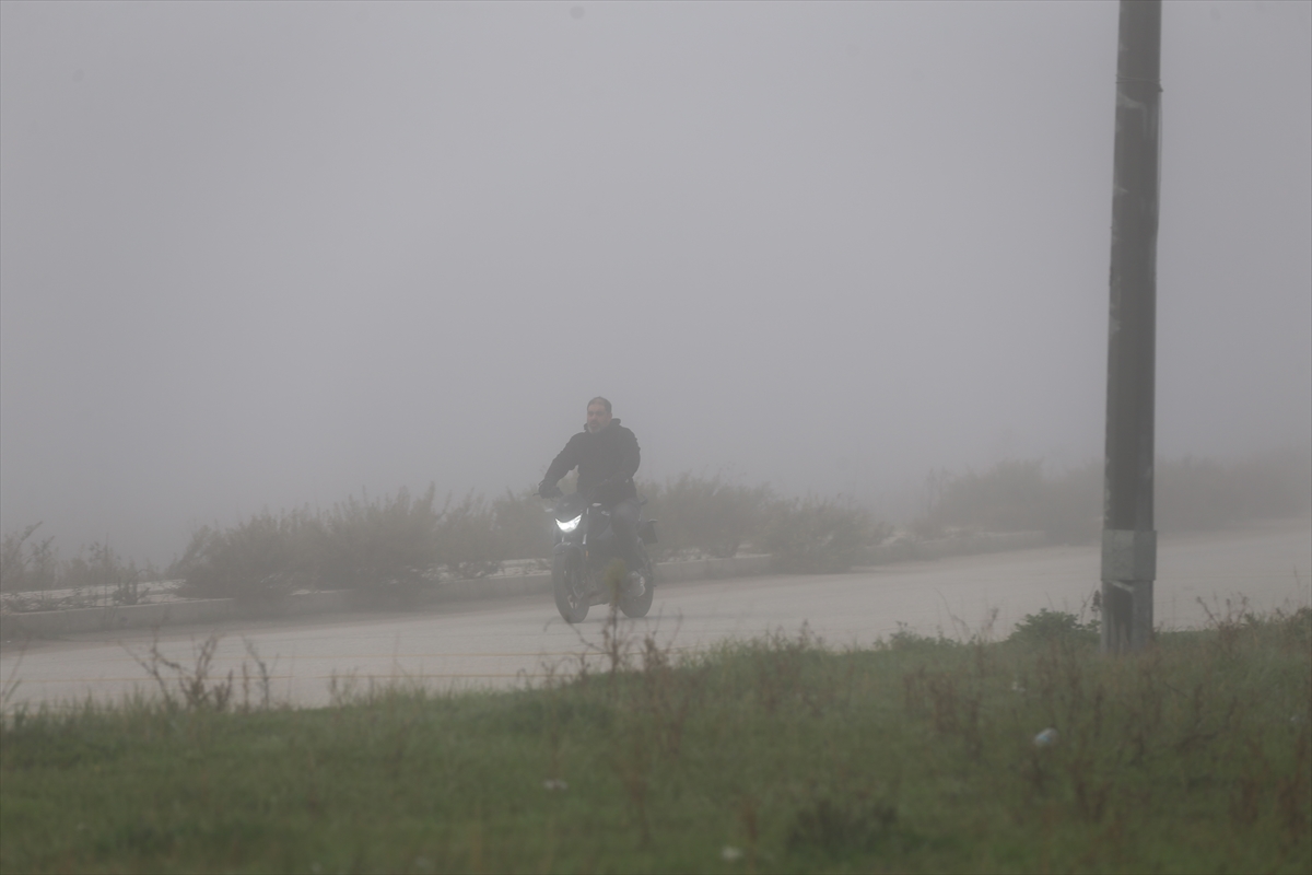 Hatay'da Sis Nedeniyle Görüş Mesafesi Düştü