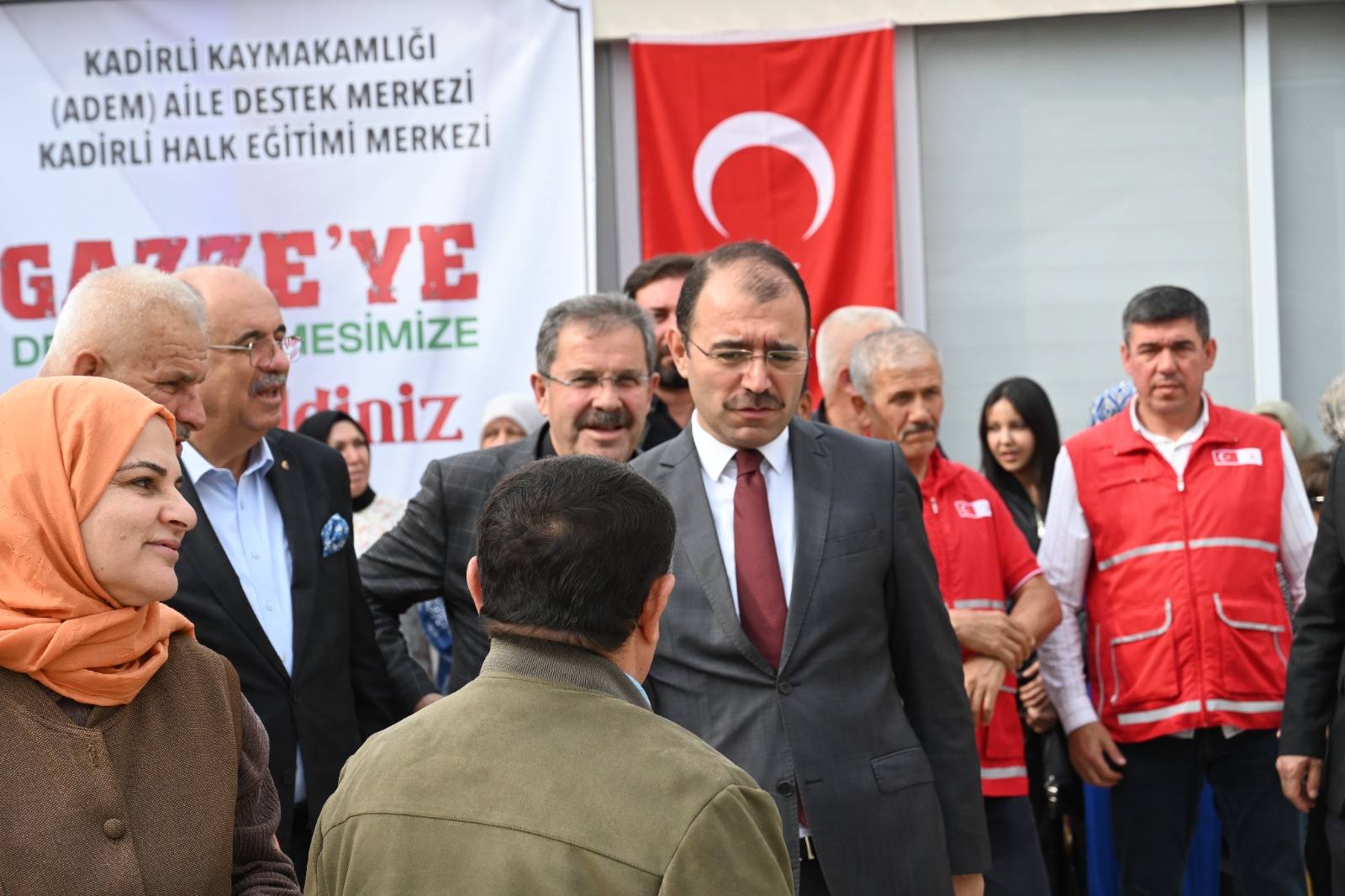 Kadirli’de Adem Ve Halk Eğitim Merkezi’nden Gazze’ye Destek Kermesi (3)