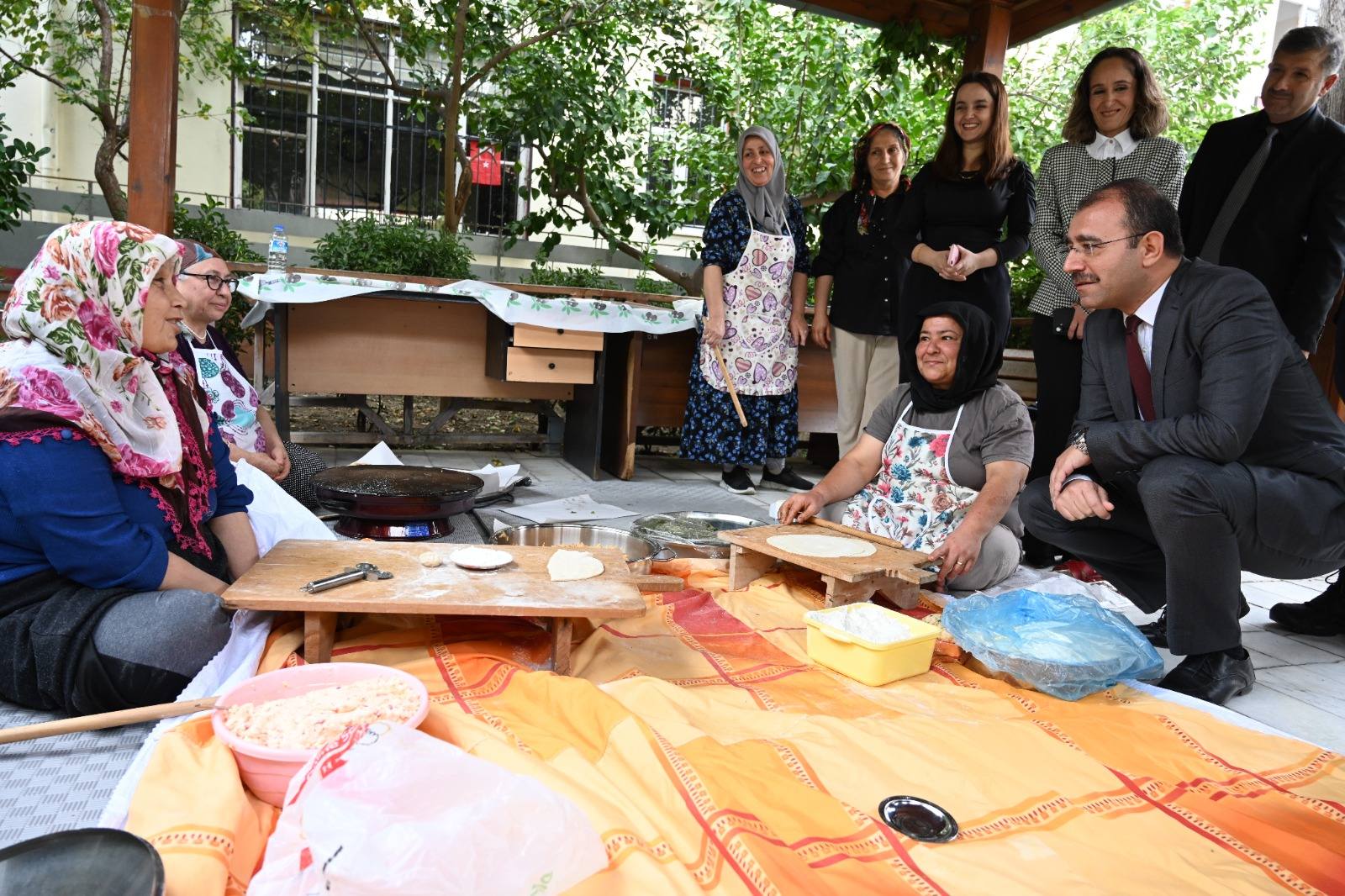 Kadirli’de Adem Ve Halk Eğitim Merkezi’nden Gazze’ye Destek Kermesi (7)