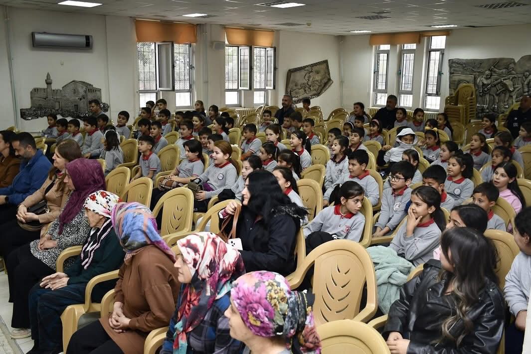 Kadirli’de “Kitaplarla Büyüyorum” Projesi Ödül Töreni Düzenlendi (4)