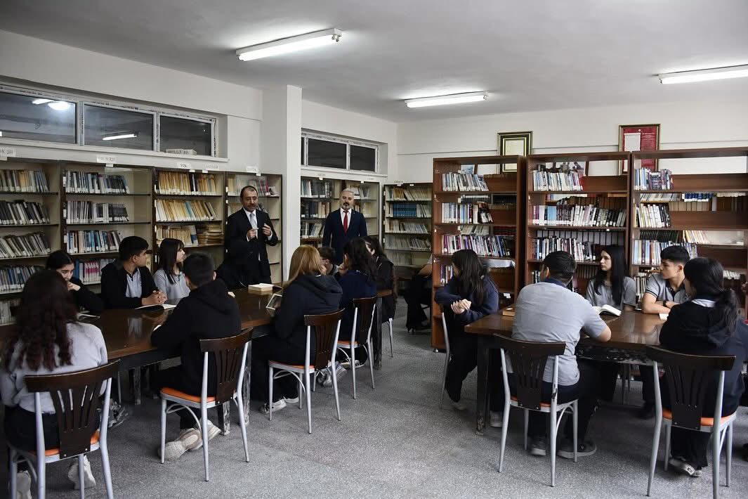 Kadirli’de “Kitaplarla Büyüyorum” Projesi Ödül Töreni Düzenlendi (5)