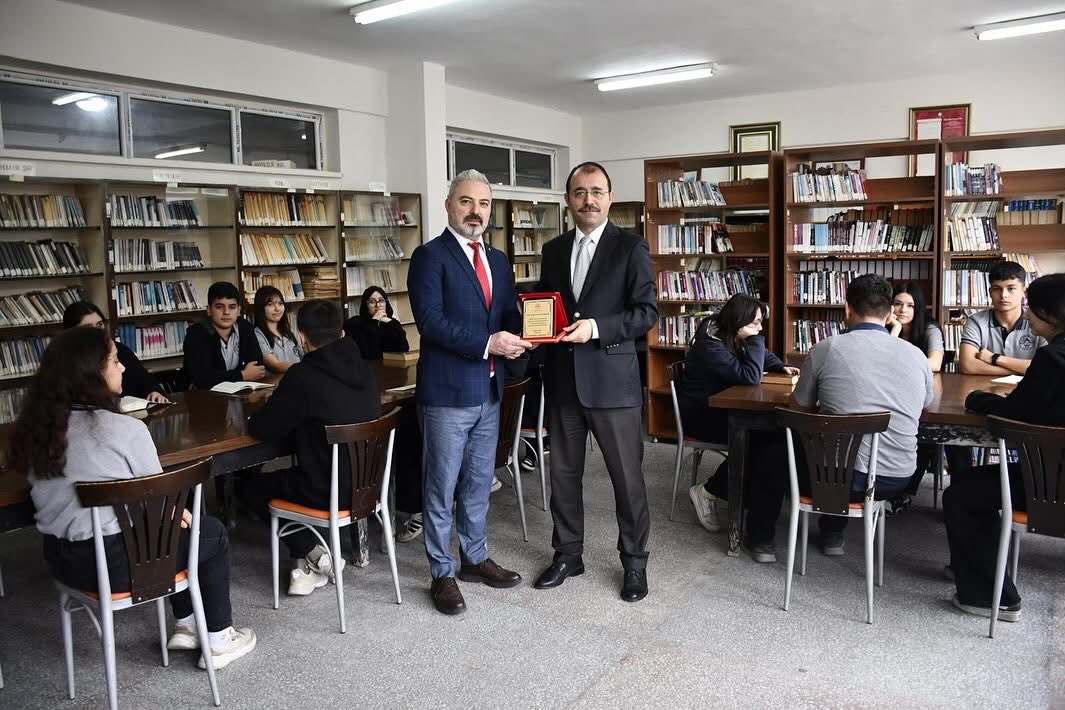 Kadirli’de “Kitaplarla Büyüyorum” Projesi Ödül Töreni Düzenlendi (6)