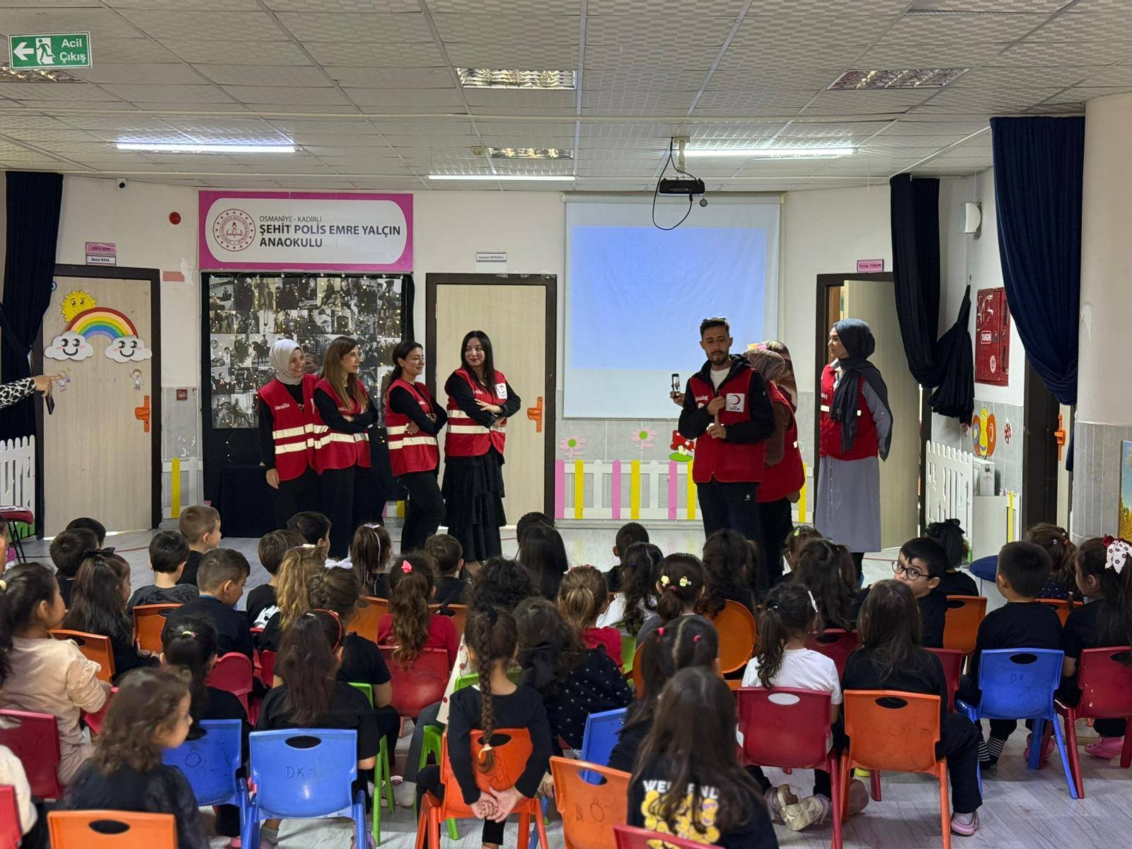 Kadirli’de Minik Kalpler Kızılay’la Buluştu (1)