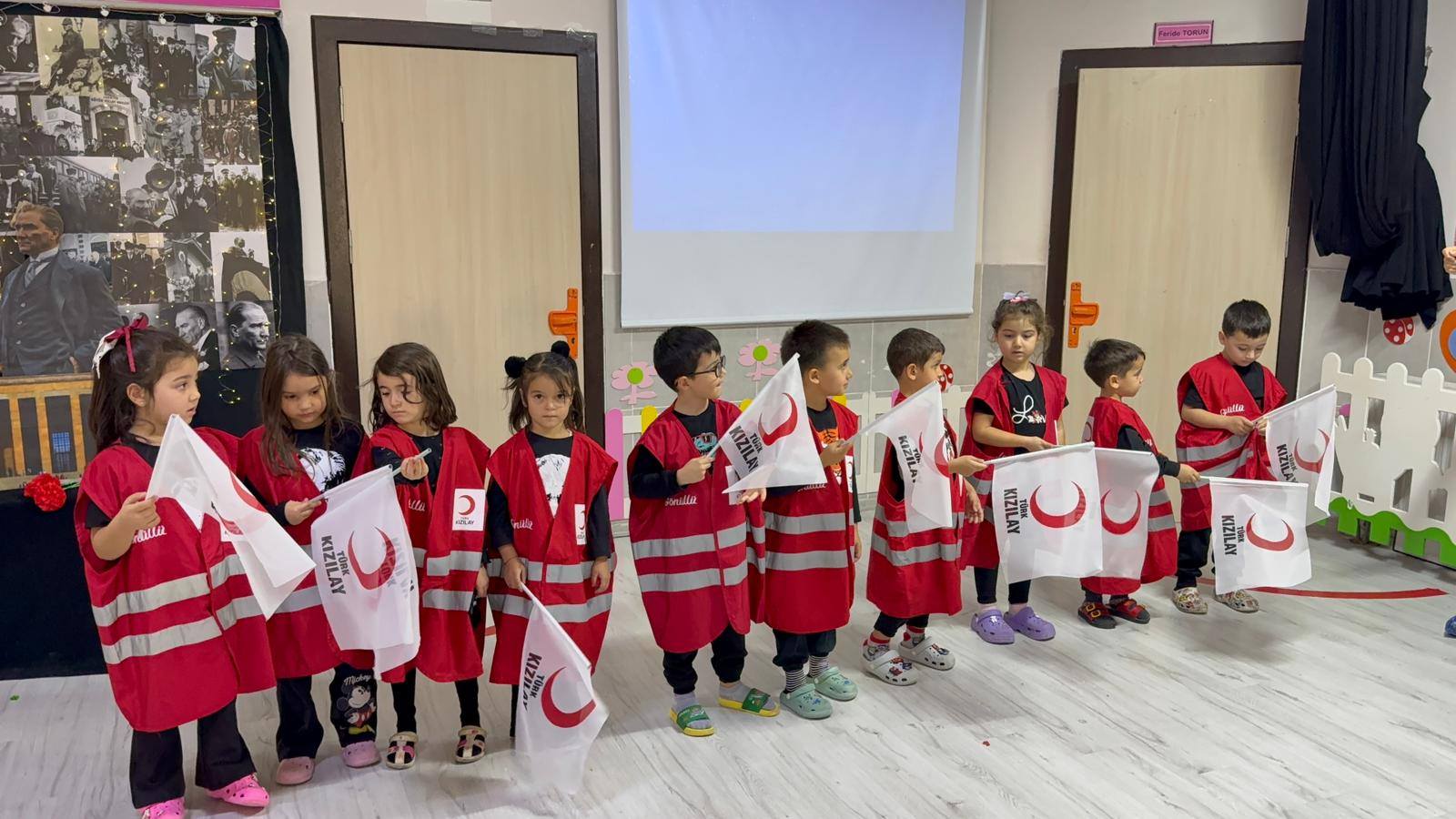 Kadirli’de Minik Kalpler Kızılay’la Buluştu (10)