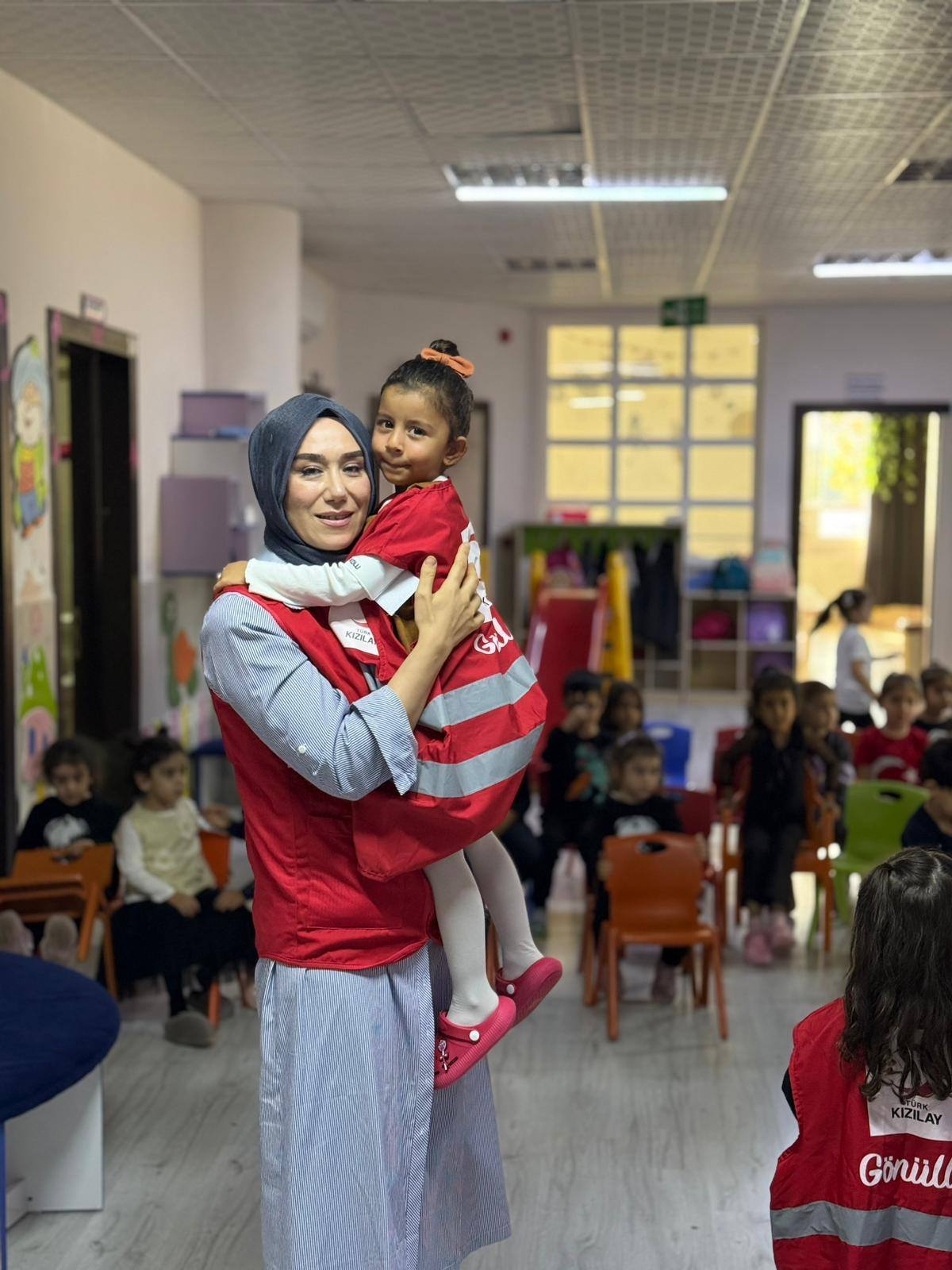 Kadirli’de Minik Kalpler Kızılay’la Buluştu (5)