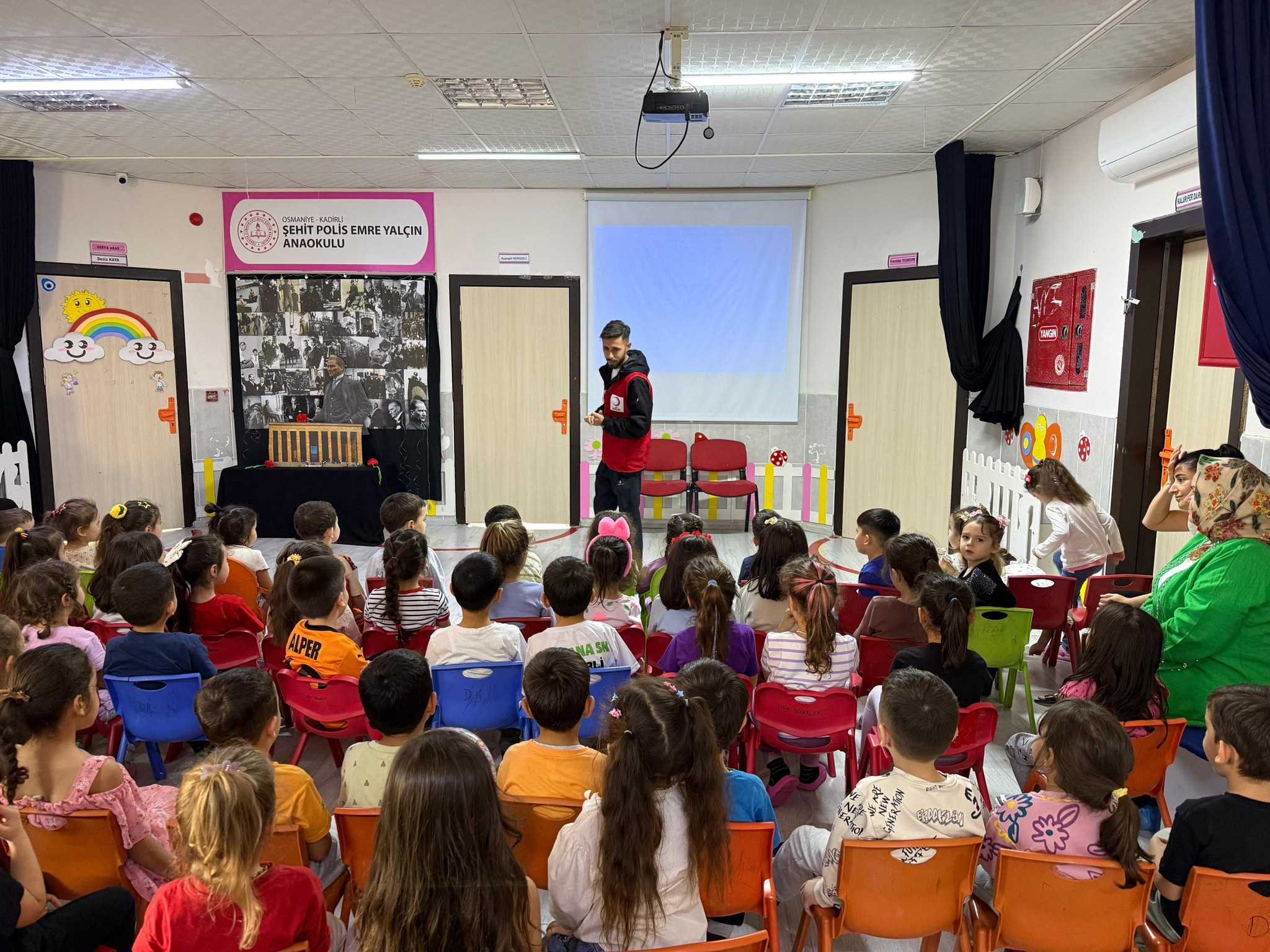 Kadirli’de Minik Kalpler Kızılay’la Buluştu (7)