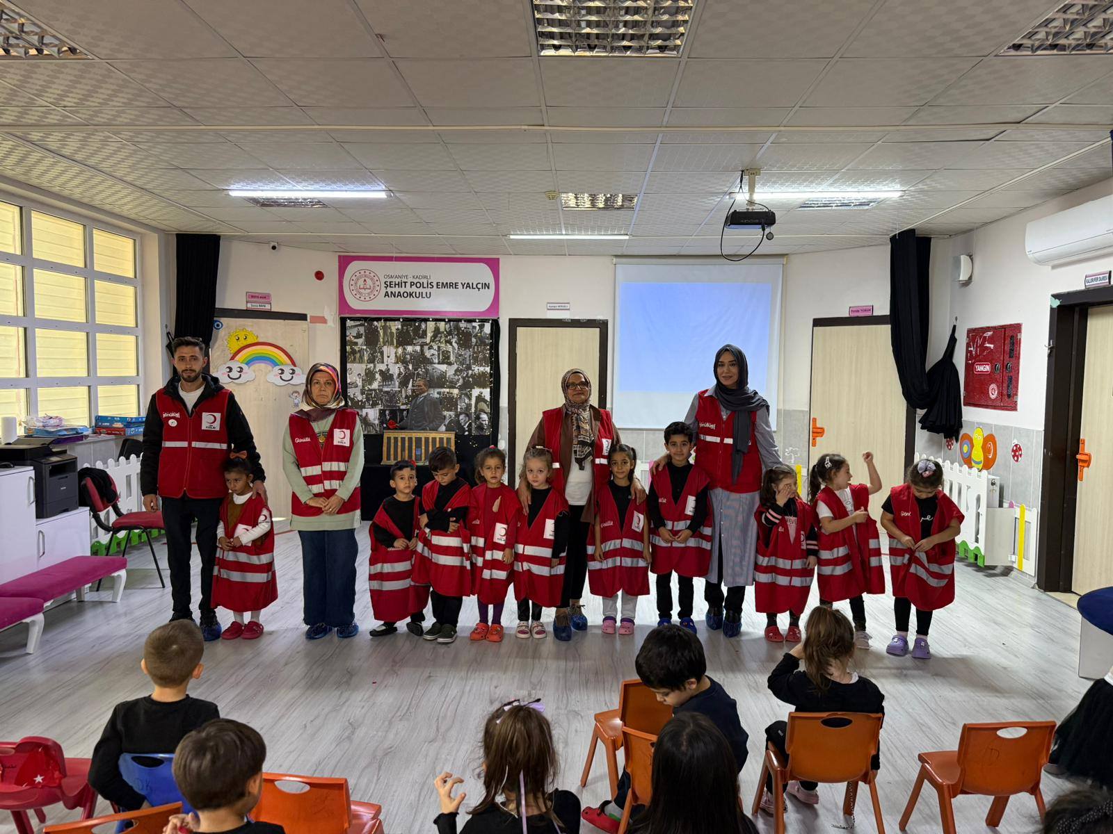 Kadirli’de Minik Kalpler Kızılay’la Buluştu (9)