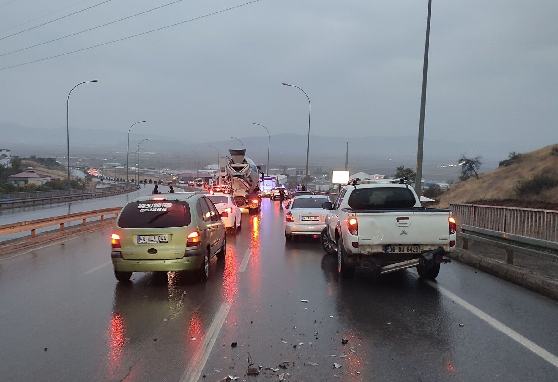 Kahramanmaraş'ta 9 Aracın Hasar Gördüğü Zincirleme Trafik Kazasında Yaralanan Olmadı