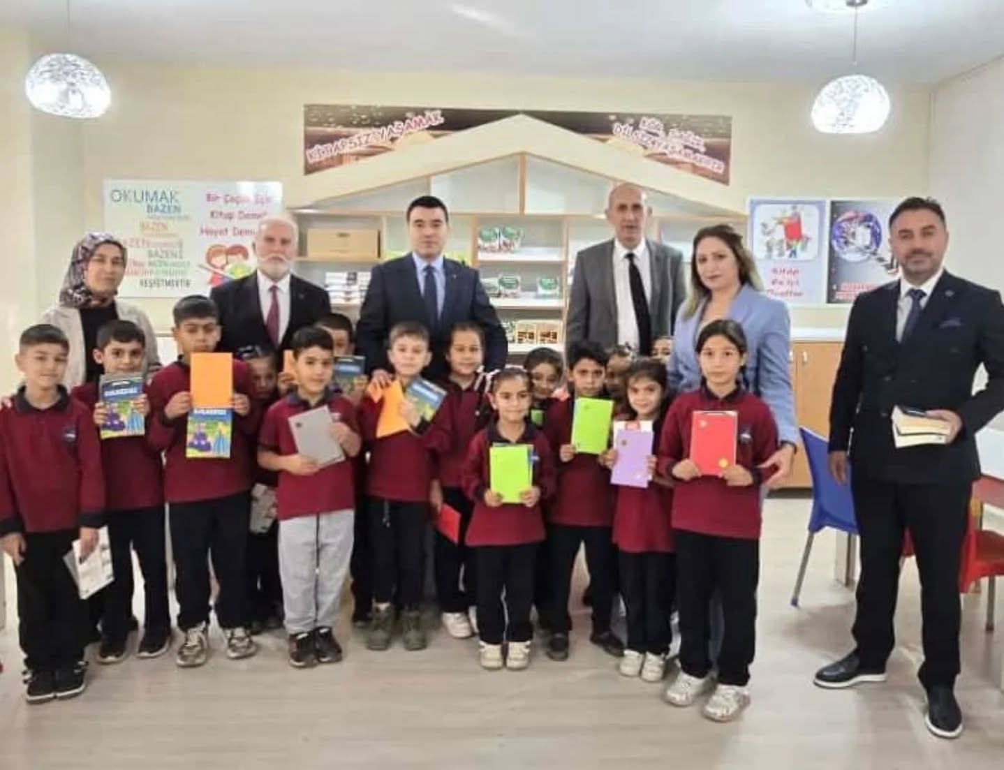 Kaymakam Özer Öğrencilerle Kitap Okuma Etkinliğinde Buluştu (4)