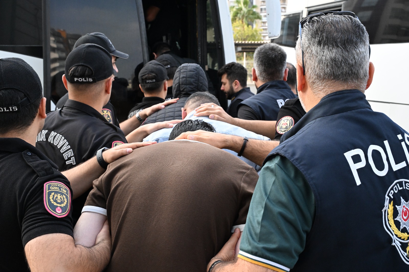 Mersin'de Yasa Dışı Bahis Operasyonunda 17 Şüpheli Tutuklandı