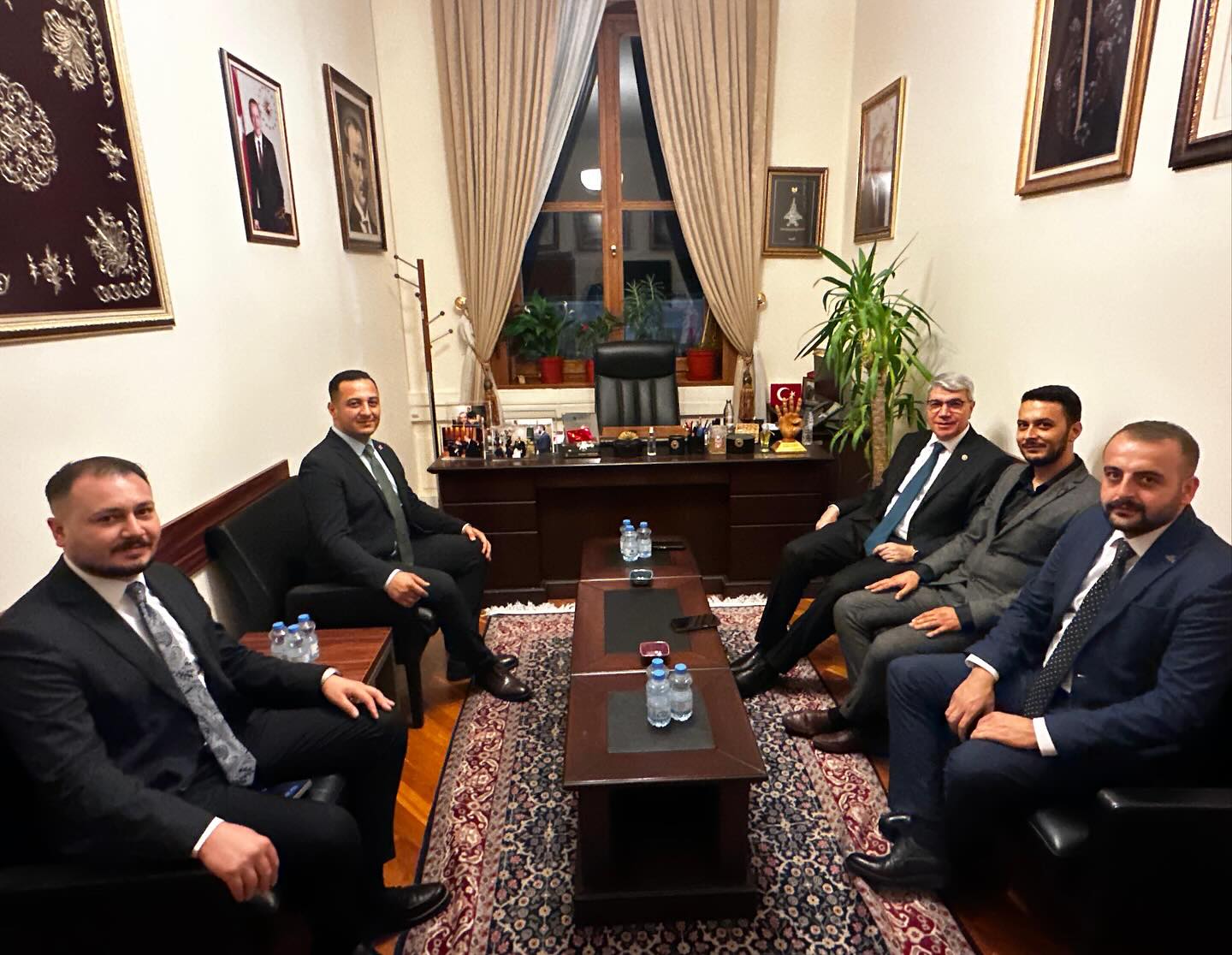 Milletvekili Seydi Gülsoy, Gençlik Kolları Heyetini Tbmm’de Ağırladı (1)