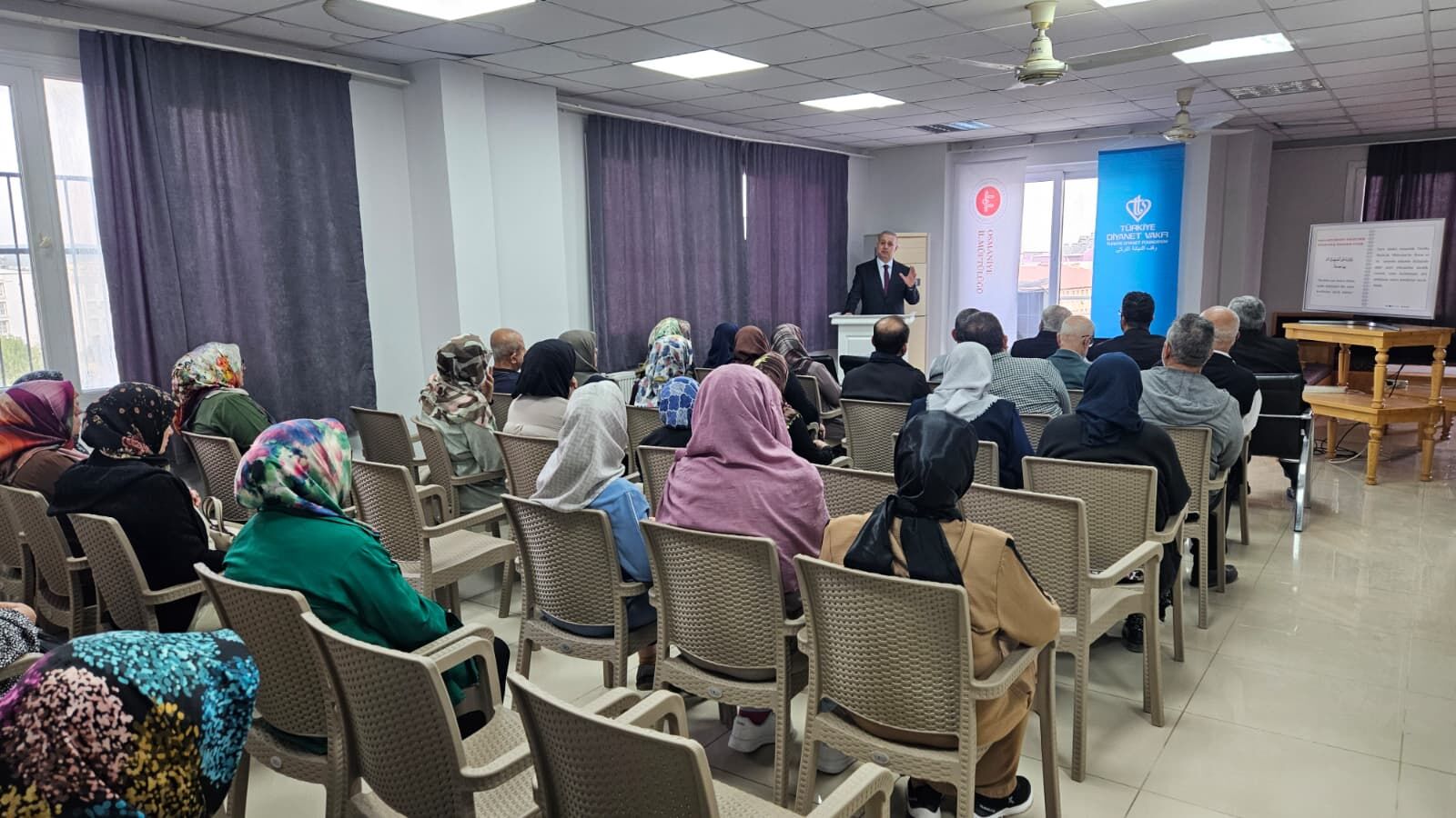 Osmaniye Müftüsü Taşcı Umre Seminerinde Maneviyatın Önemi2