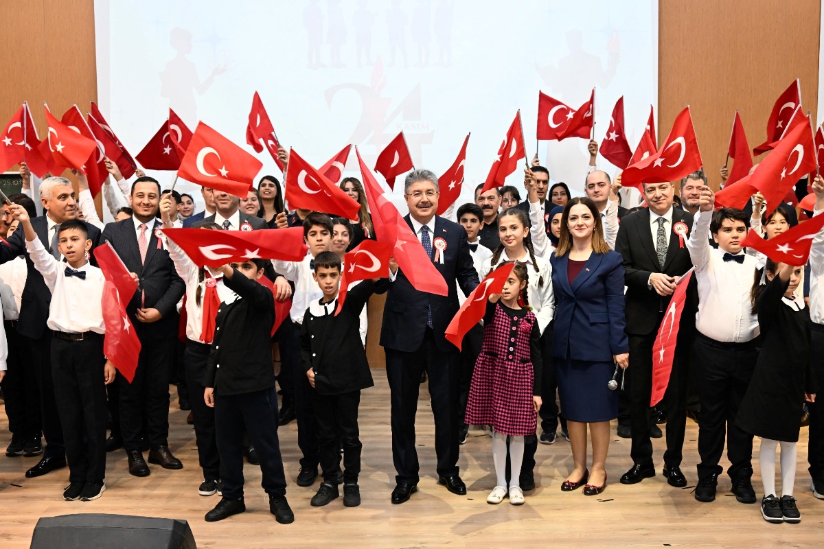 Osmaniye’de 24 Kasım Öğretmenler Günü Coşkuyla Kutlandı (10)