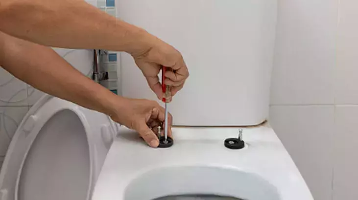 Osmaniyeliler İçin Klozet Kapağı Gevşemesine Pratik Çözüm3