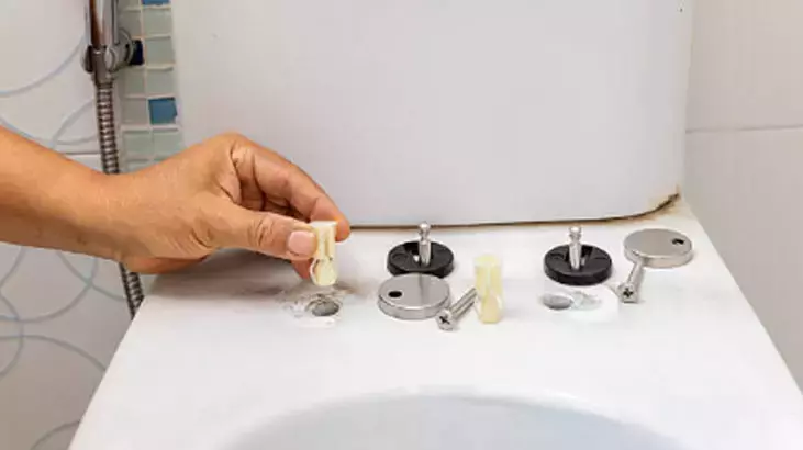 Osmaniyeliler İçin Klozet Kapağı Gevşemesine Pratik Çözüm4