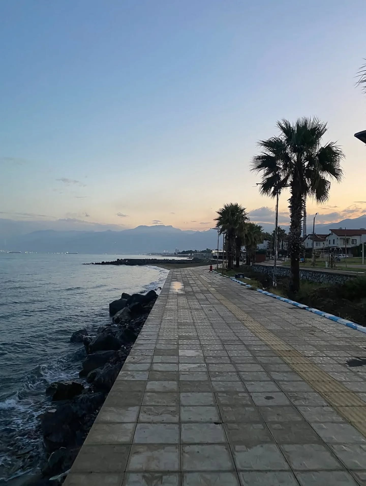 Yağmur Sonrası Karaağaç Sahili Güne Büyüleyici Başladı4