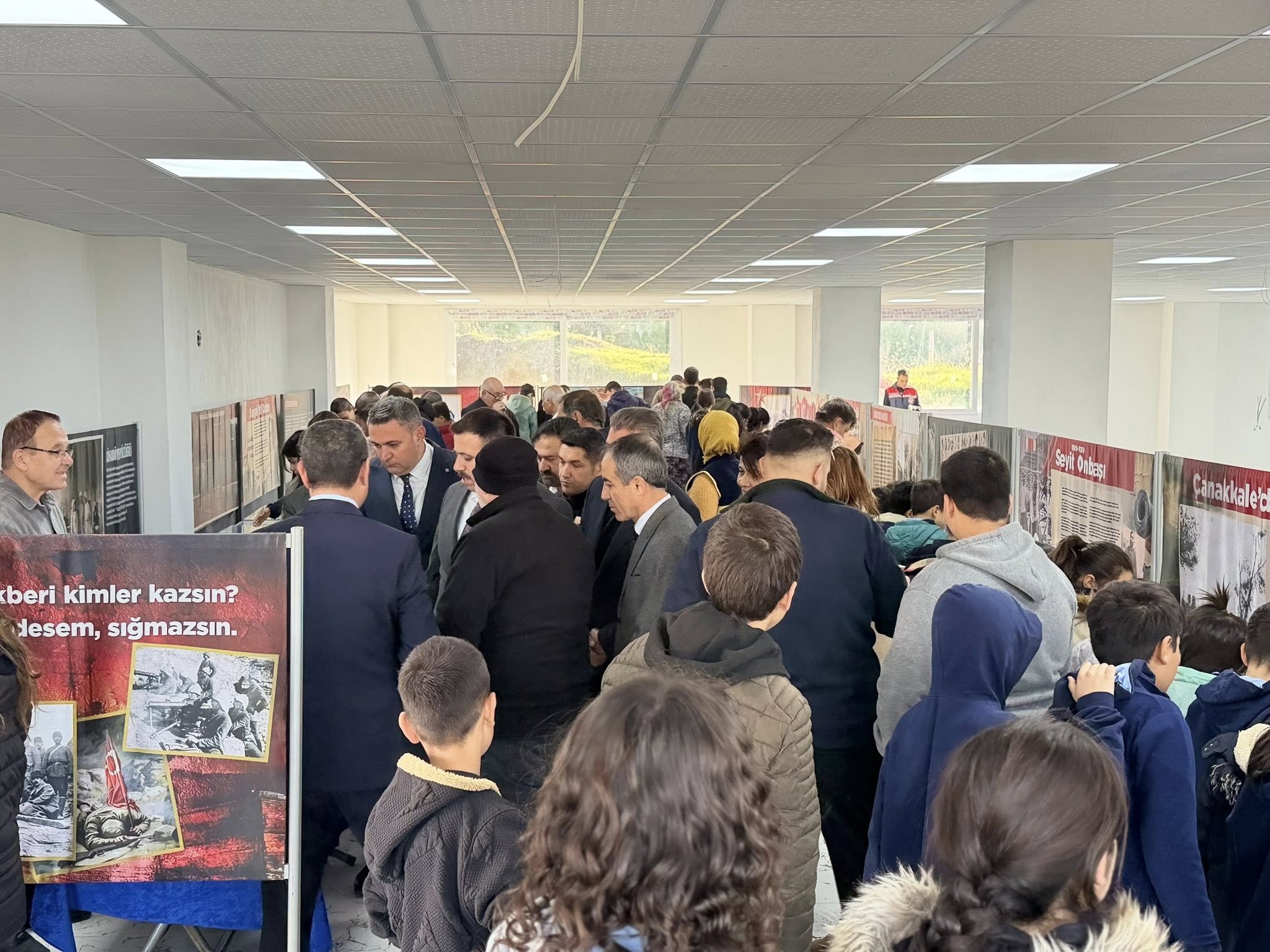 Başkan Aksoy Çanakkale Gezici Müze Sergisini Açtı5