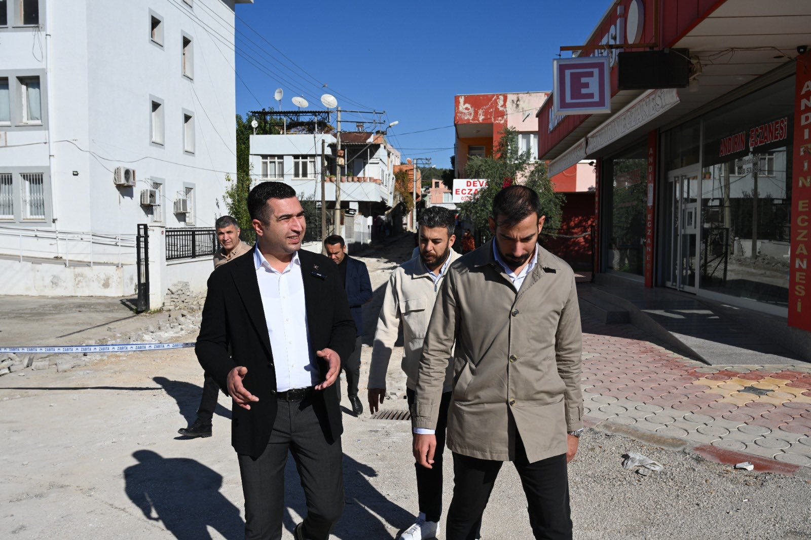 Başkan Olcar, Kadirli’de Asfalt Çalışmalarını Yerinde İnceledi (4)