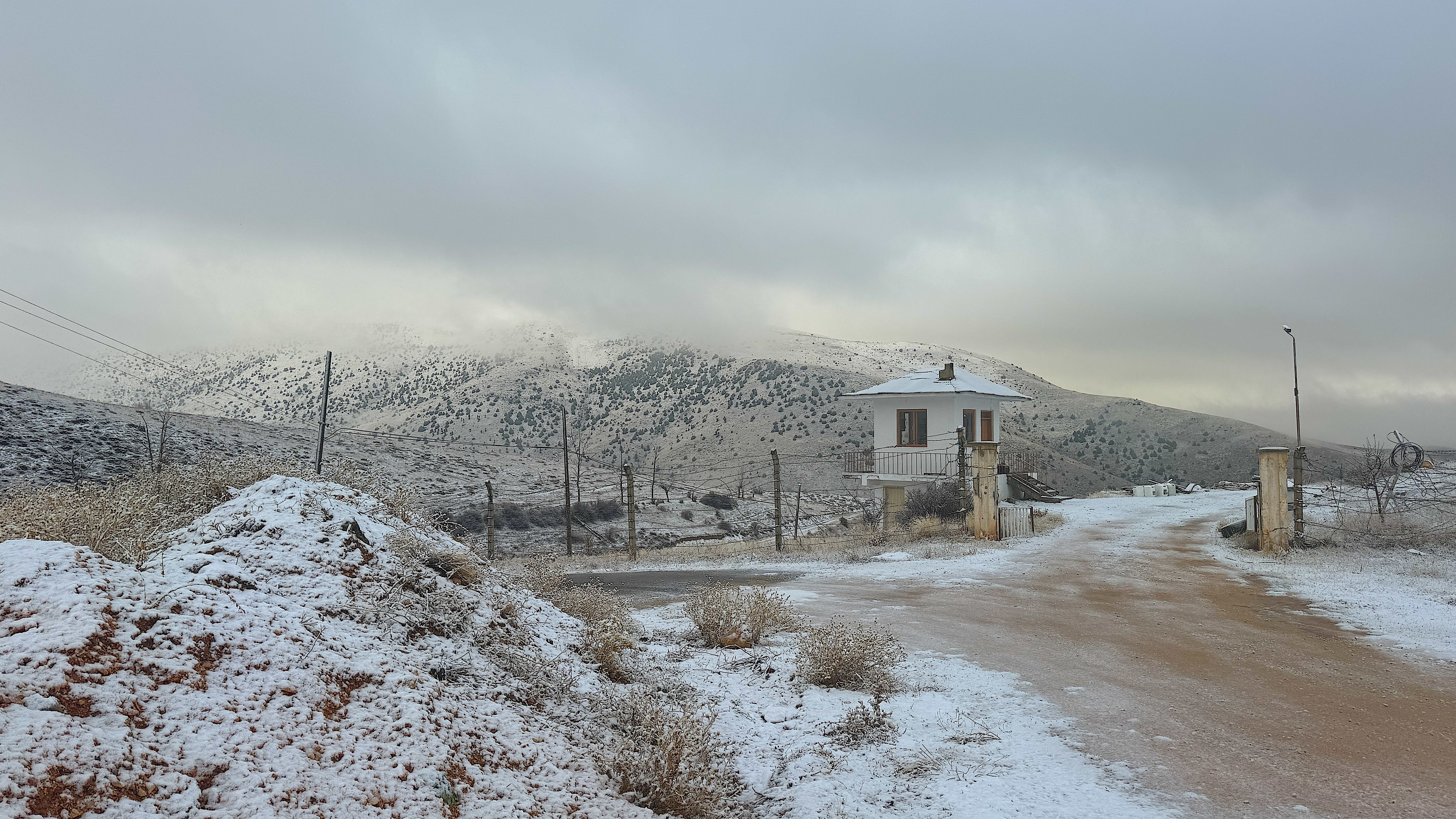 Bayburt'un Yüksek Kesimlerinde Kar Yağışı Etkili Oluyor