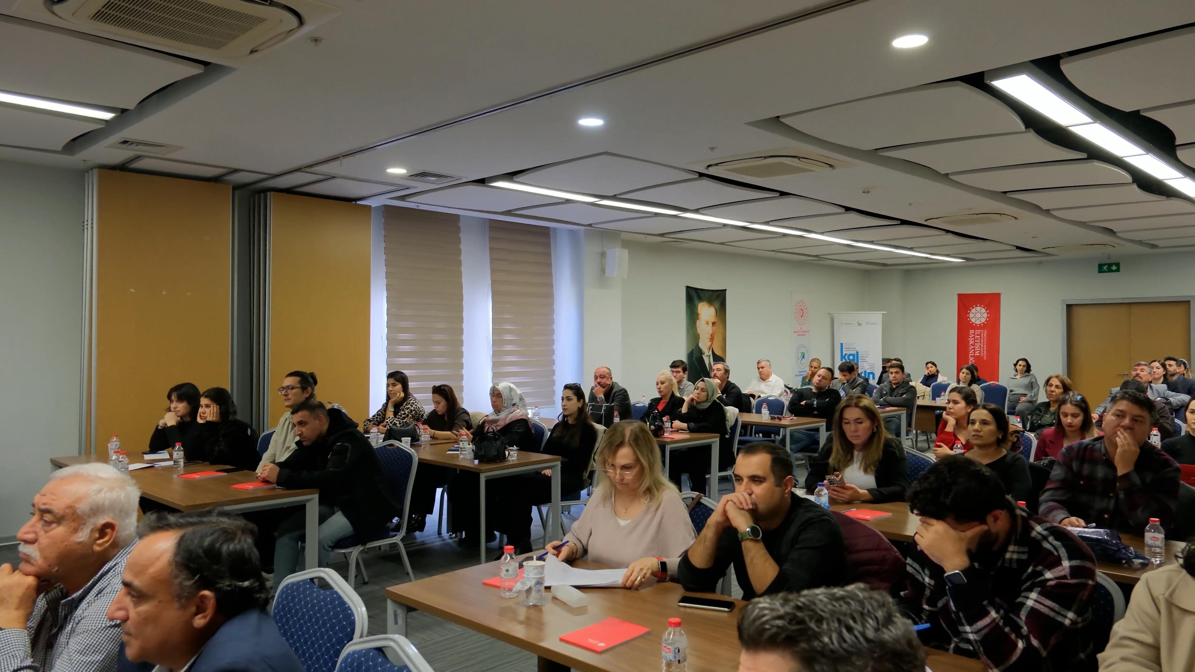 “Bir Kare, Bin Kelime” Eğitimi Adana’da Gerçekleştirildi (2)