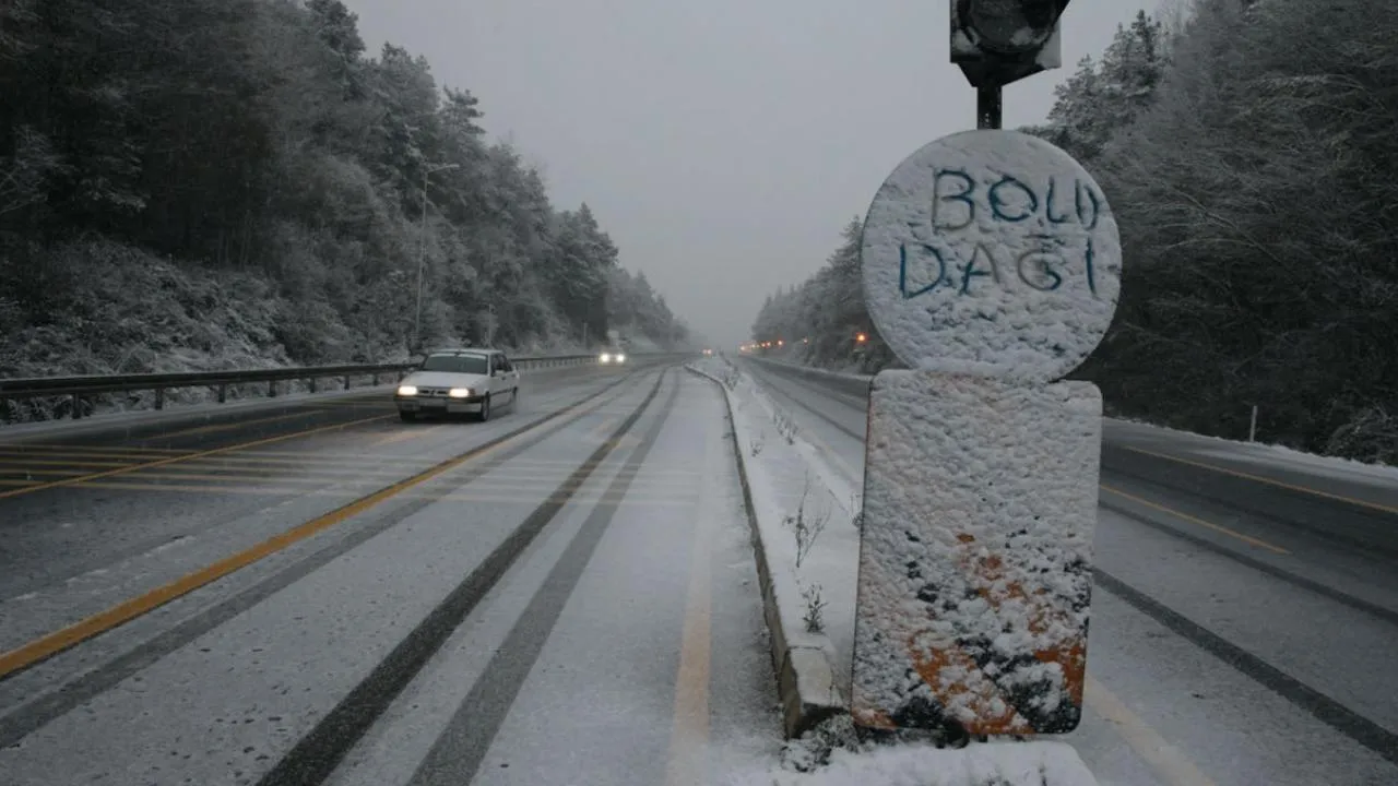 Bolu’da Okullara Kar Tatili 30 Aralık Salı Günü Eğitime Ara Verildi (1)
