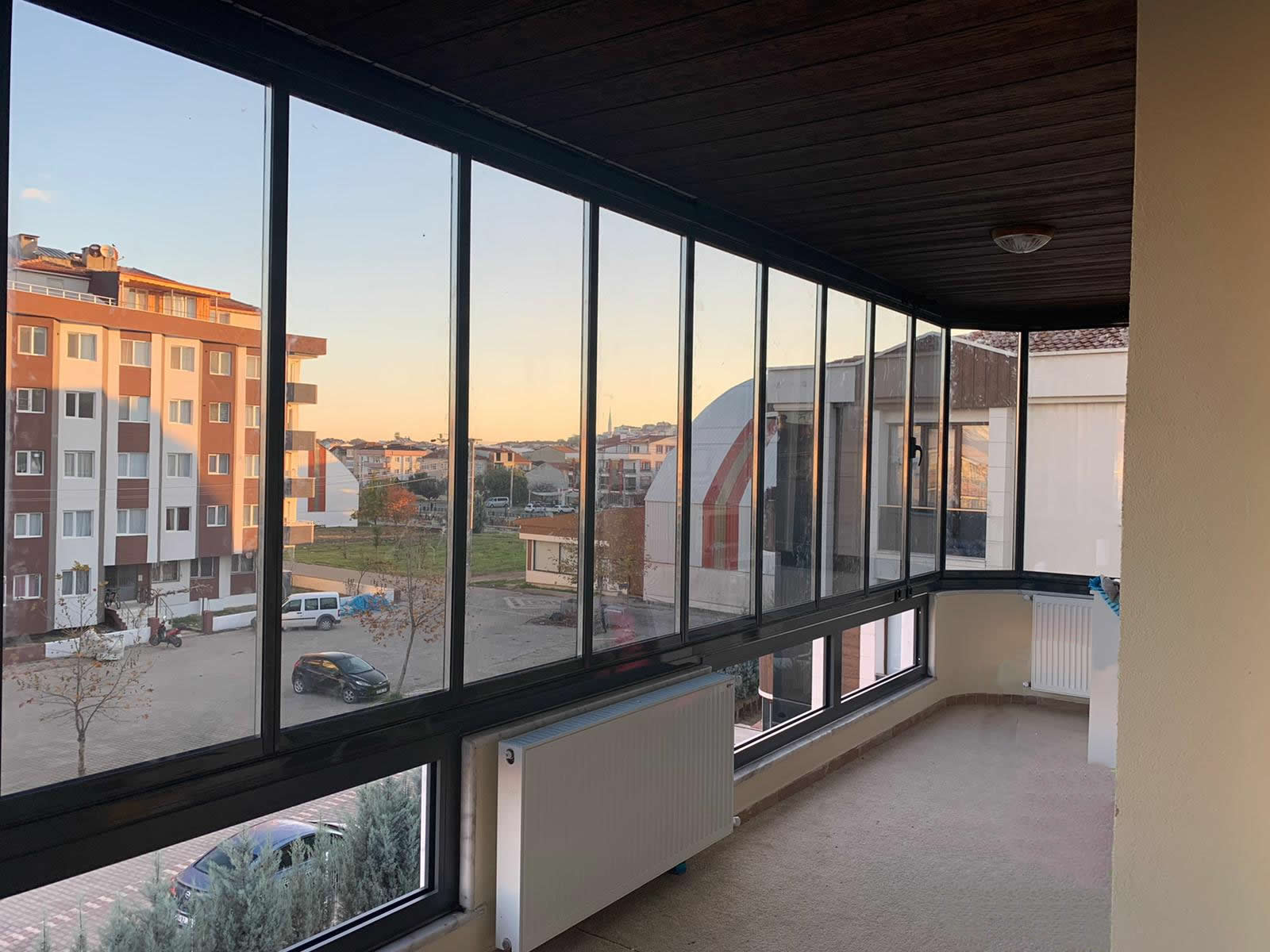Cam Balkon