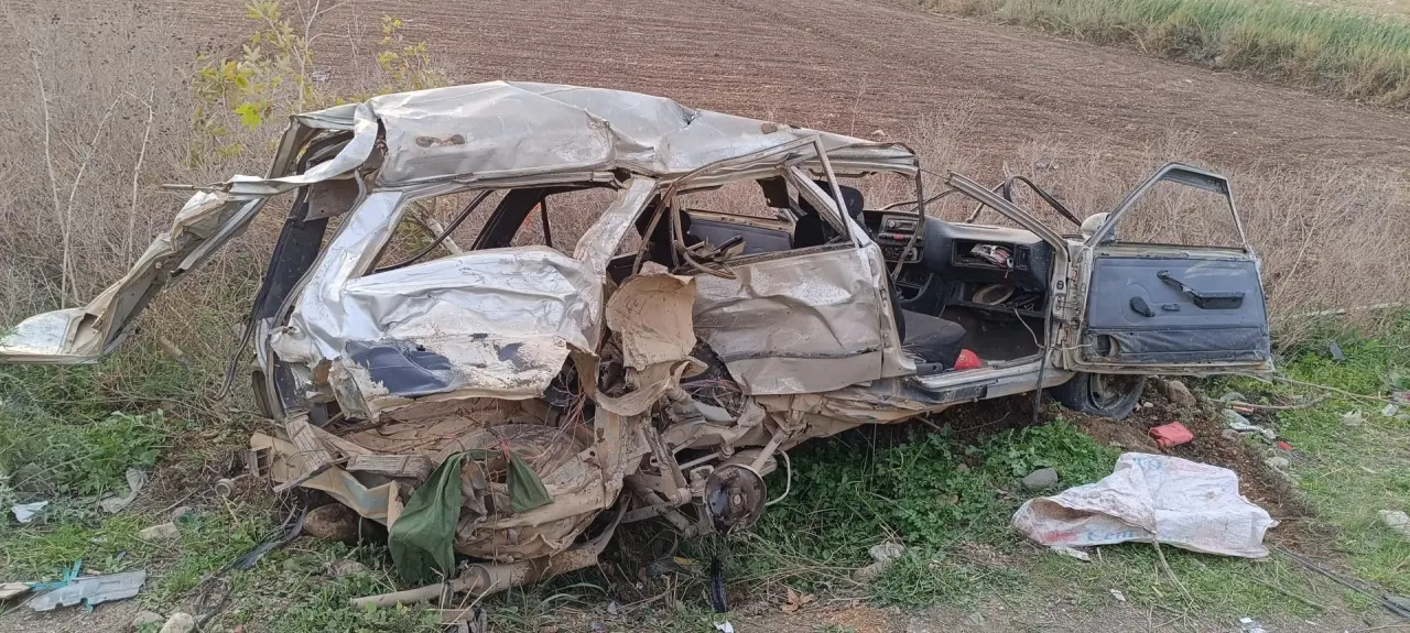 Hatay'da Minibüsle Çarpışan Tofaş (3)