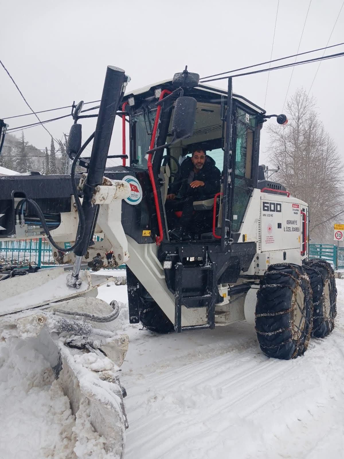 Kadirli’de Karla Mücadele Sürüyor (1)