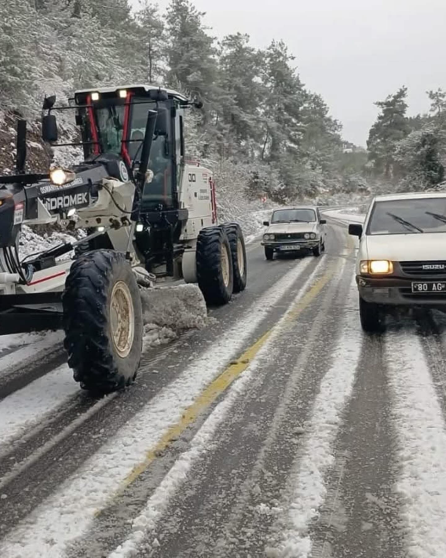 Kadirli’de Karla Mücadele Sürüyor (2)