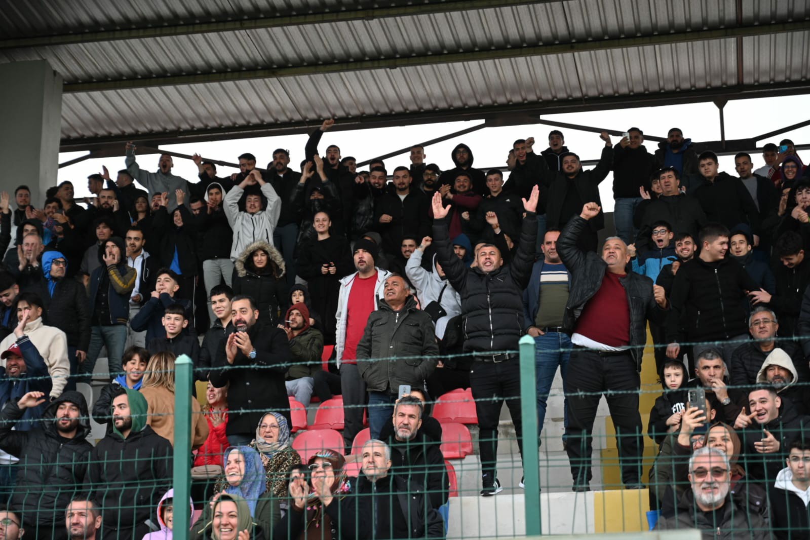 Kadirli’de Nefes Kesen Derbi 7 Mart Demir Spor’un (1)